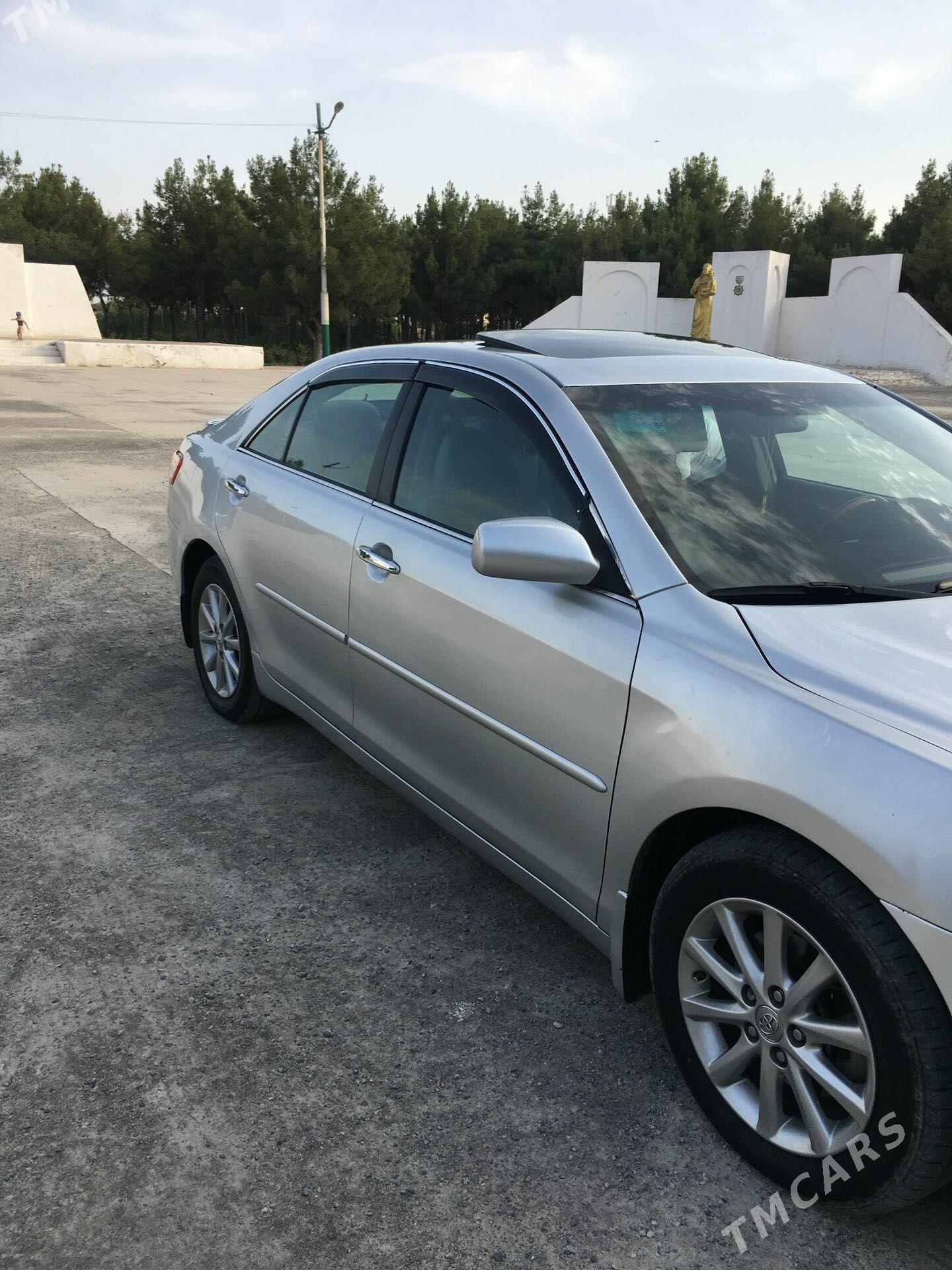 Toyota Camry 2011 - 252 000 TMT - Дянев - img 1