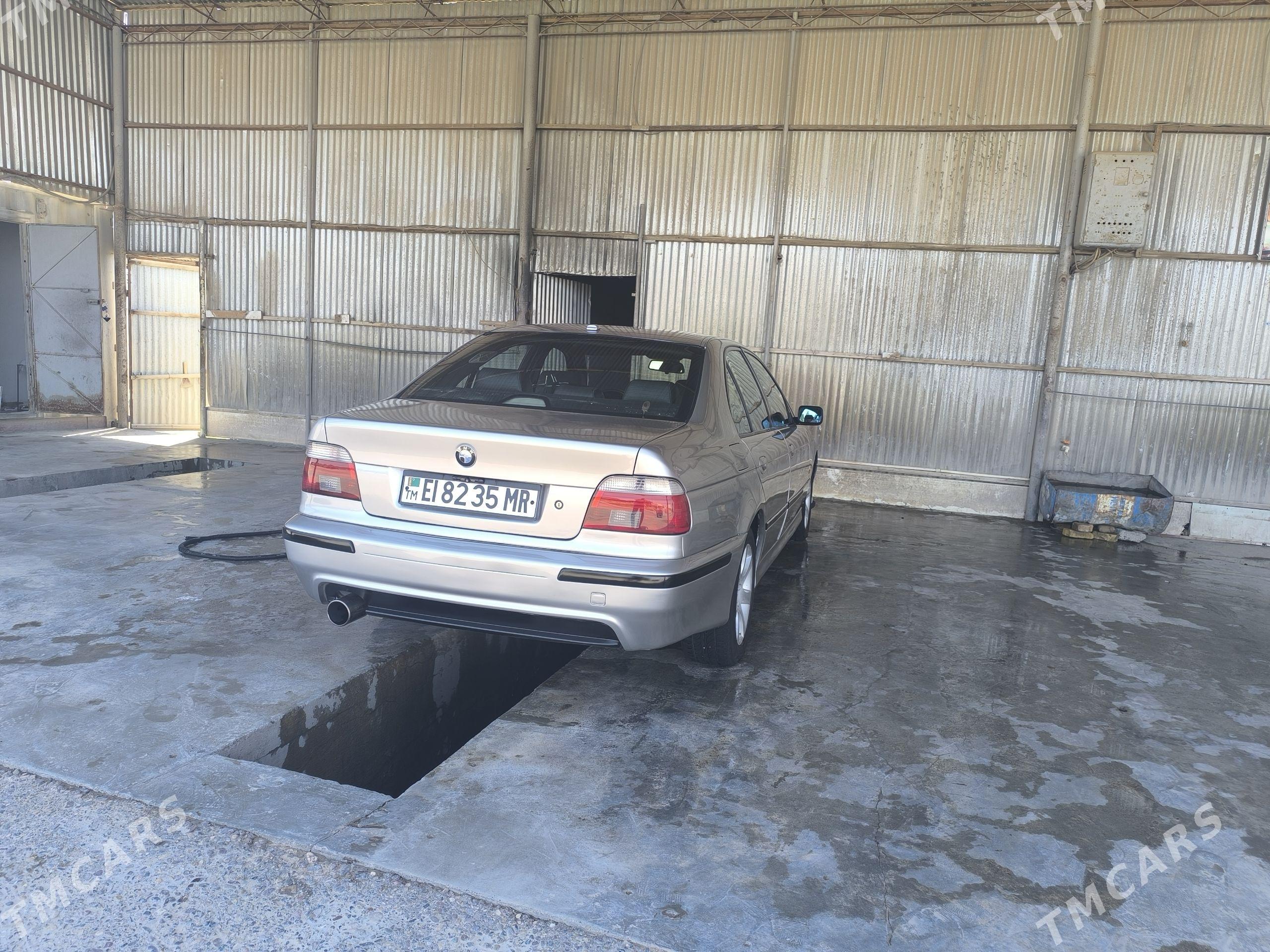 BMW E39 2002 - 130 000 TMT - Мары - img 1