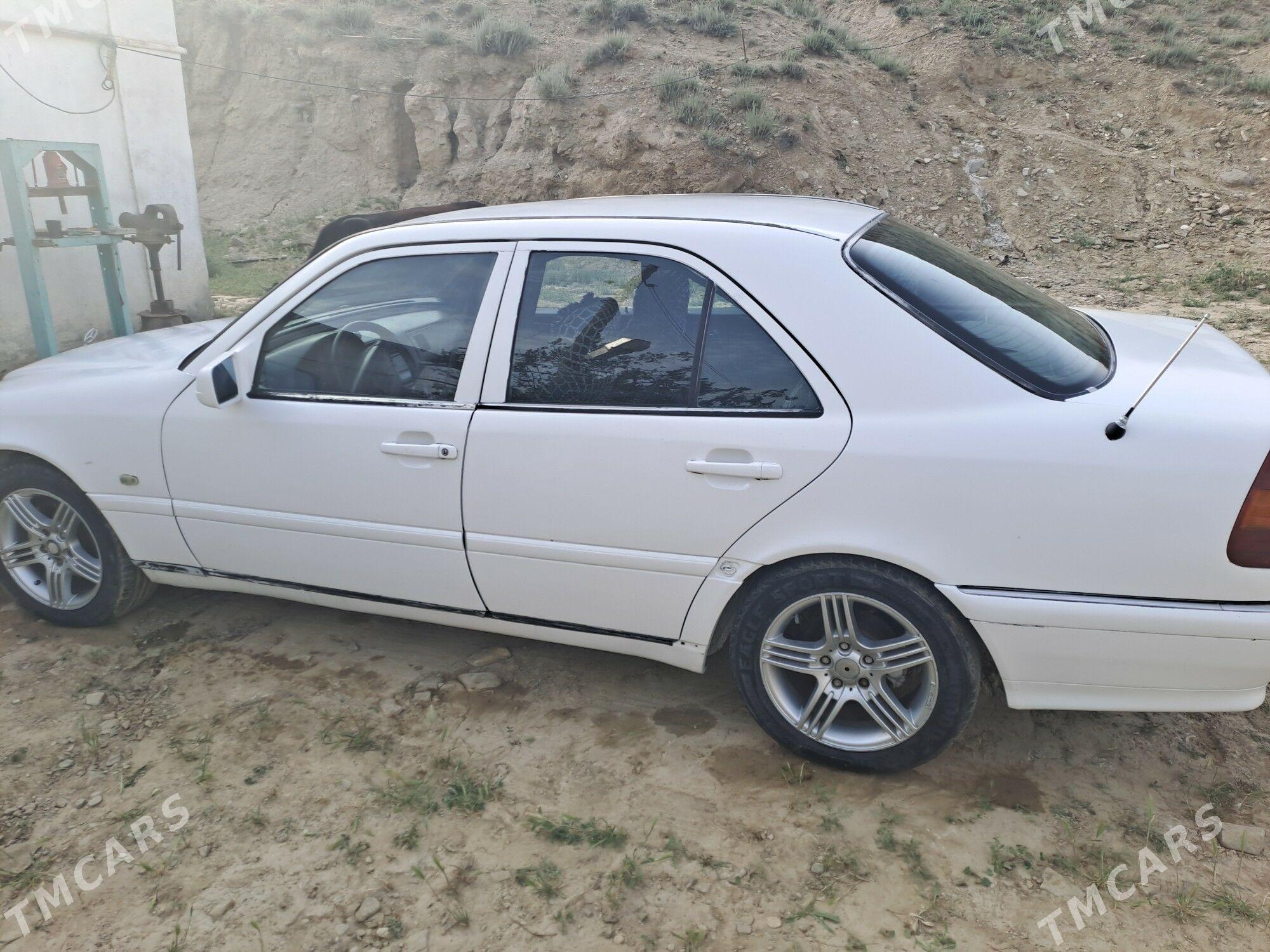 Mercedes-Benz E320 1994 - 45 000 TMT - Бахарден - img 1