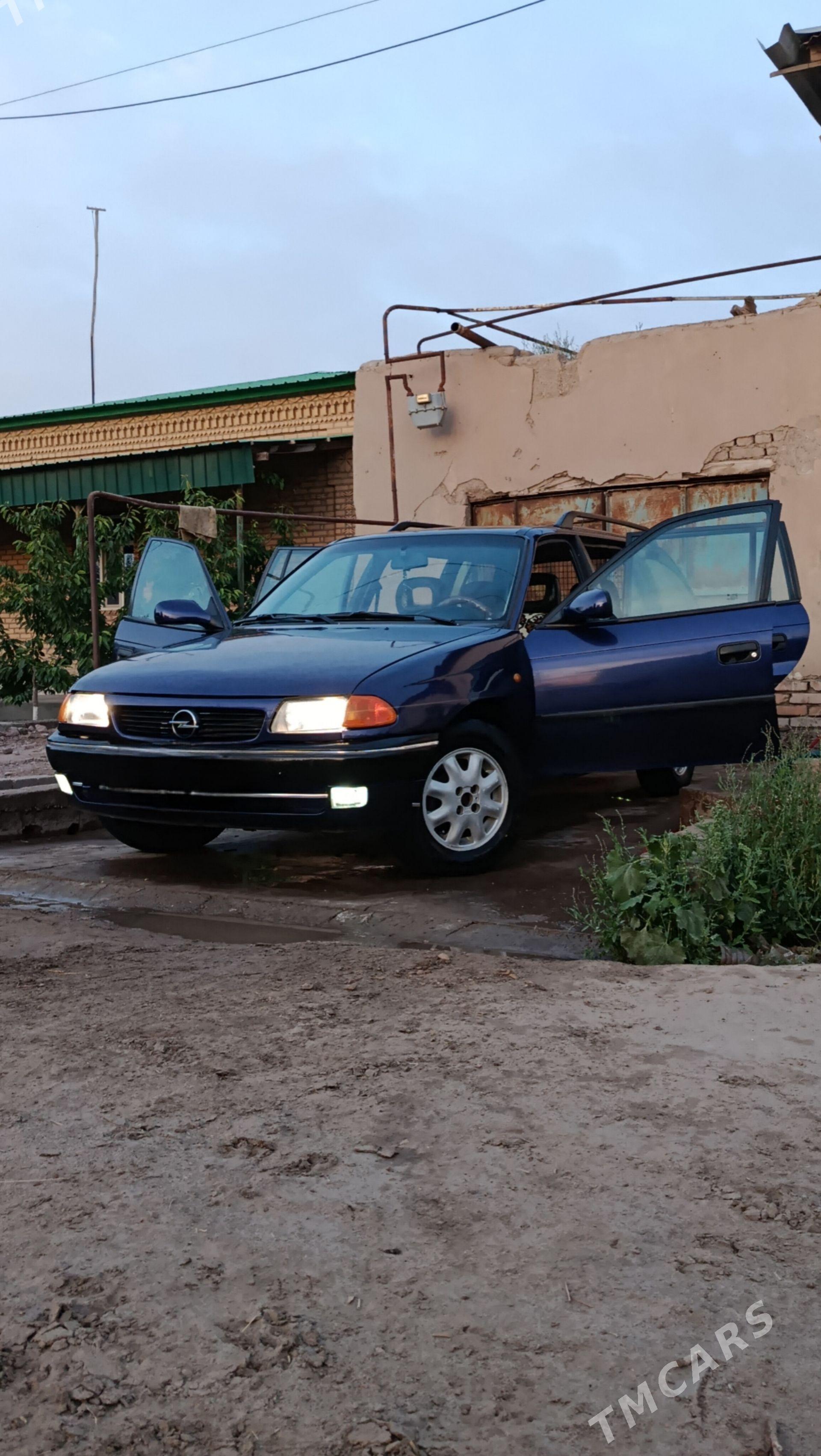 Opel Astra 1996 - 60 000 TMT - Шабатский этрап - img 1
