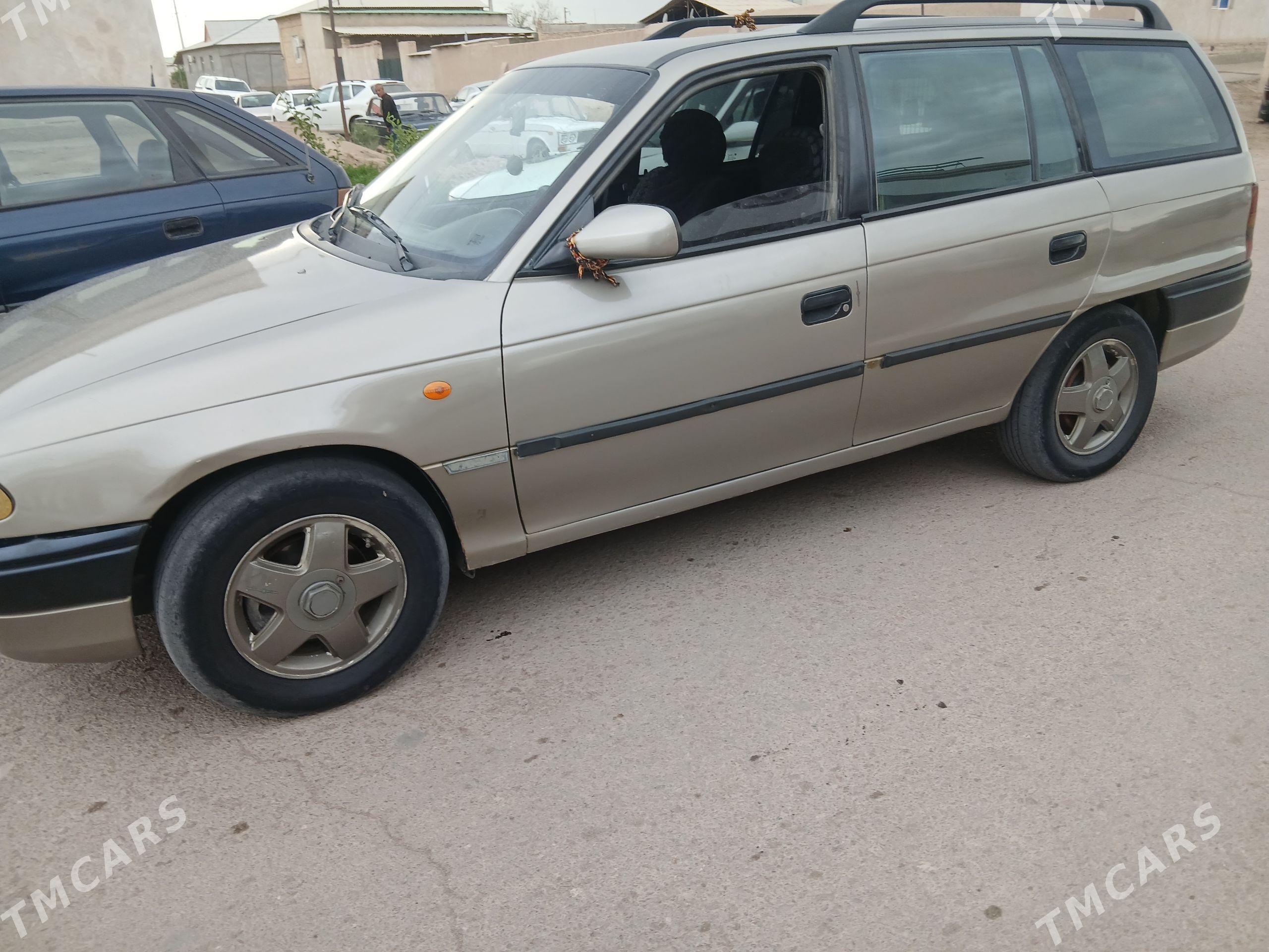Opel Astra 1996 - 45 000 TMT - Губадаг - img 1