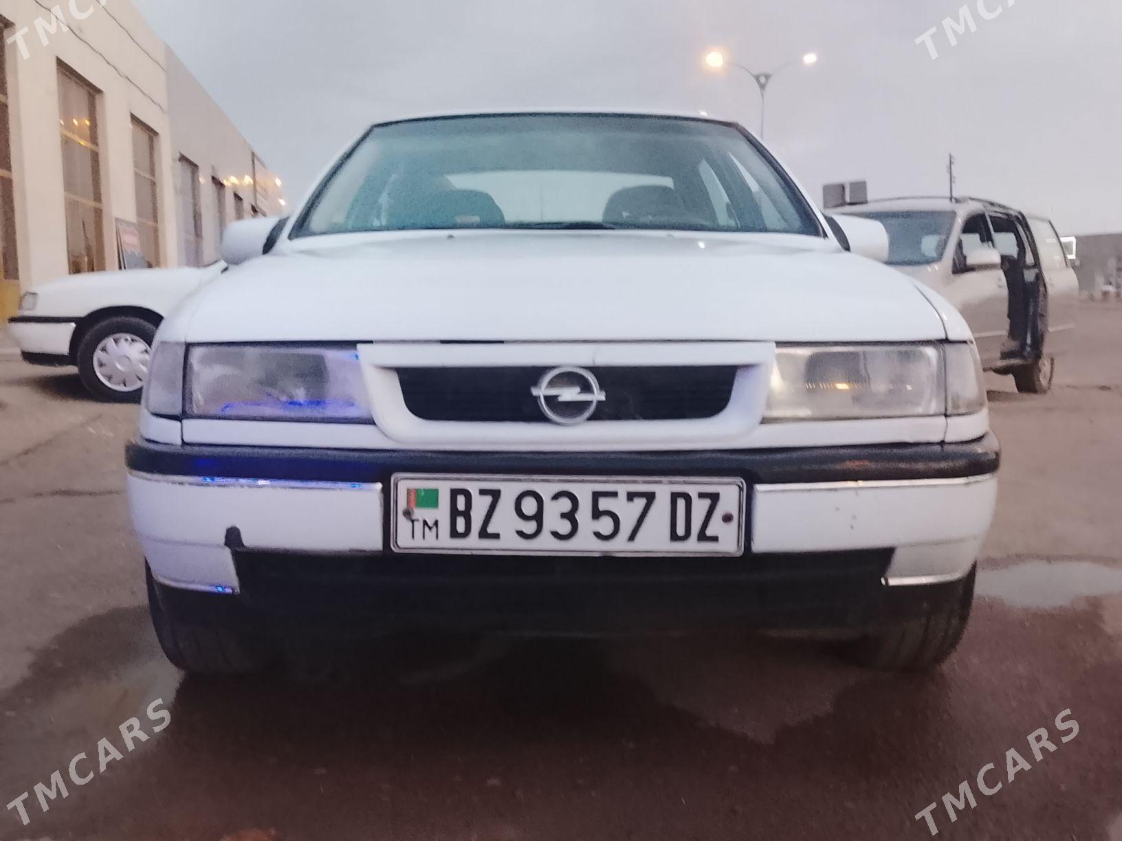 Opel Vectra 1992 - 40 000 TMT - Губадаг - img 1