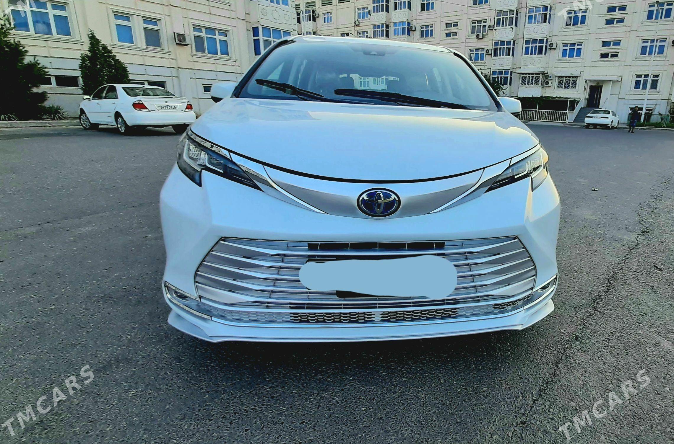 Toyota Sienna 2022 - 500 000 TMT - Туркменабат - img 1