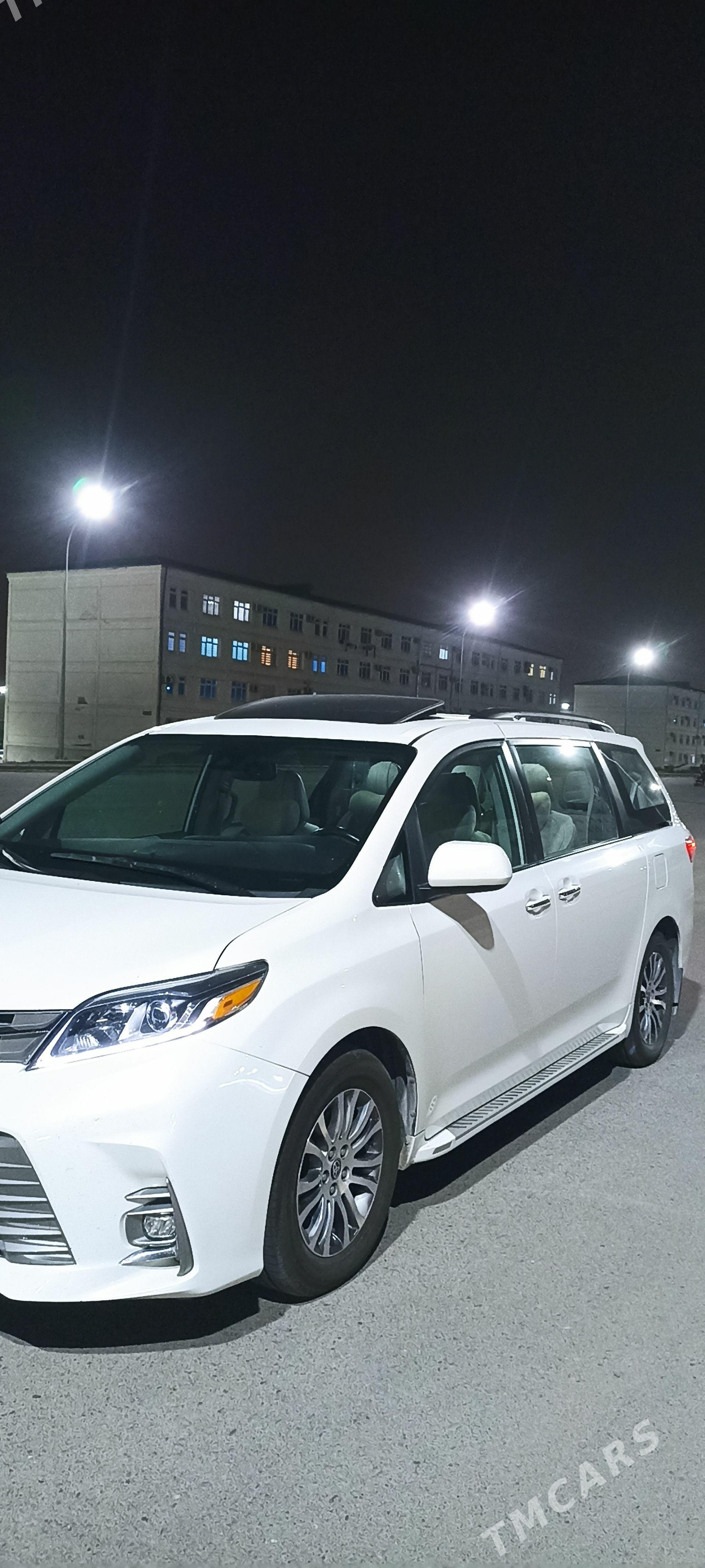 Toyota Sienna 2020 - 642 000 TMT - Aşgabat - img 1
