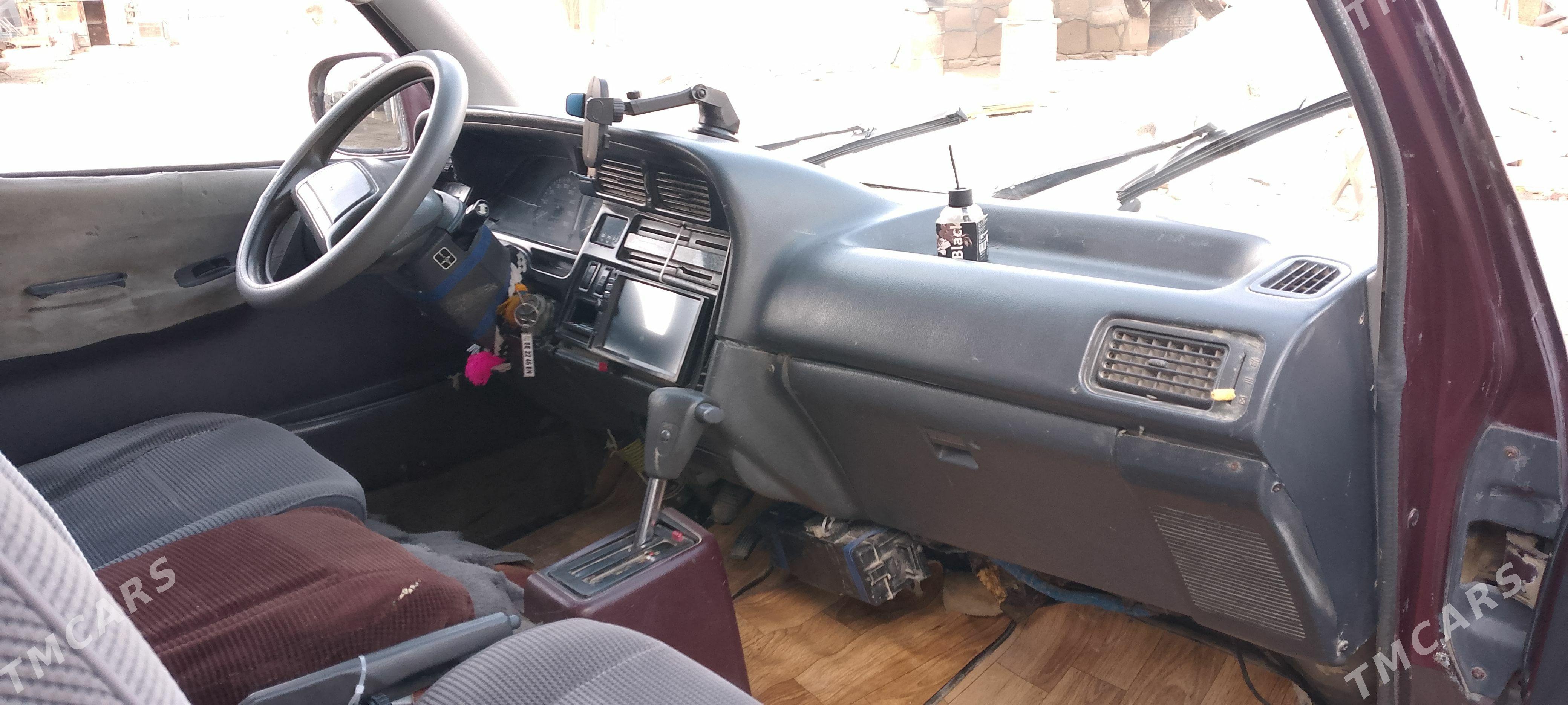Toyota Hiace 1990 - 70 000 TMT - Etrek - img 1