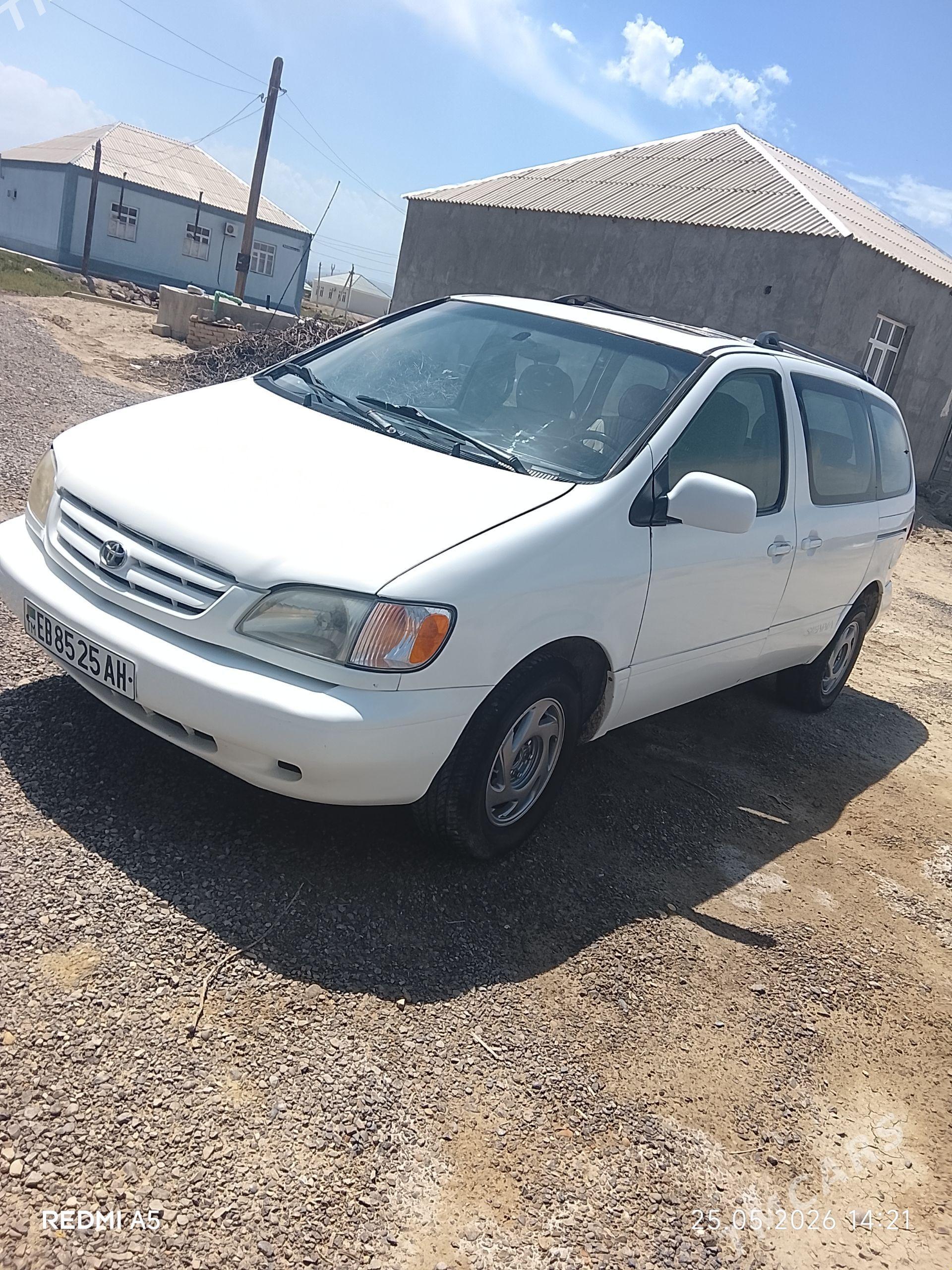 Toyota Sienna 2000 - 170 000 TMT - Яшлык - img 1