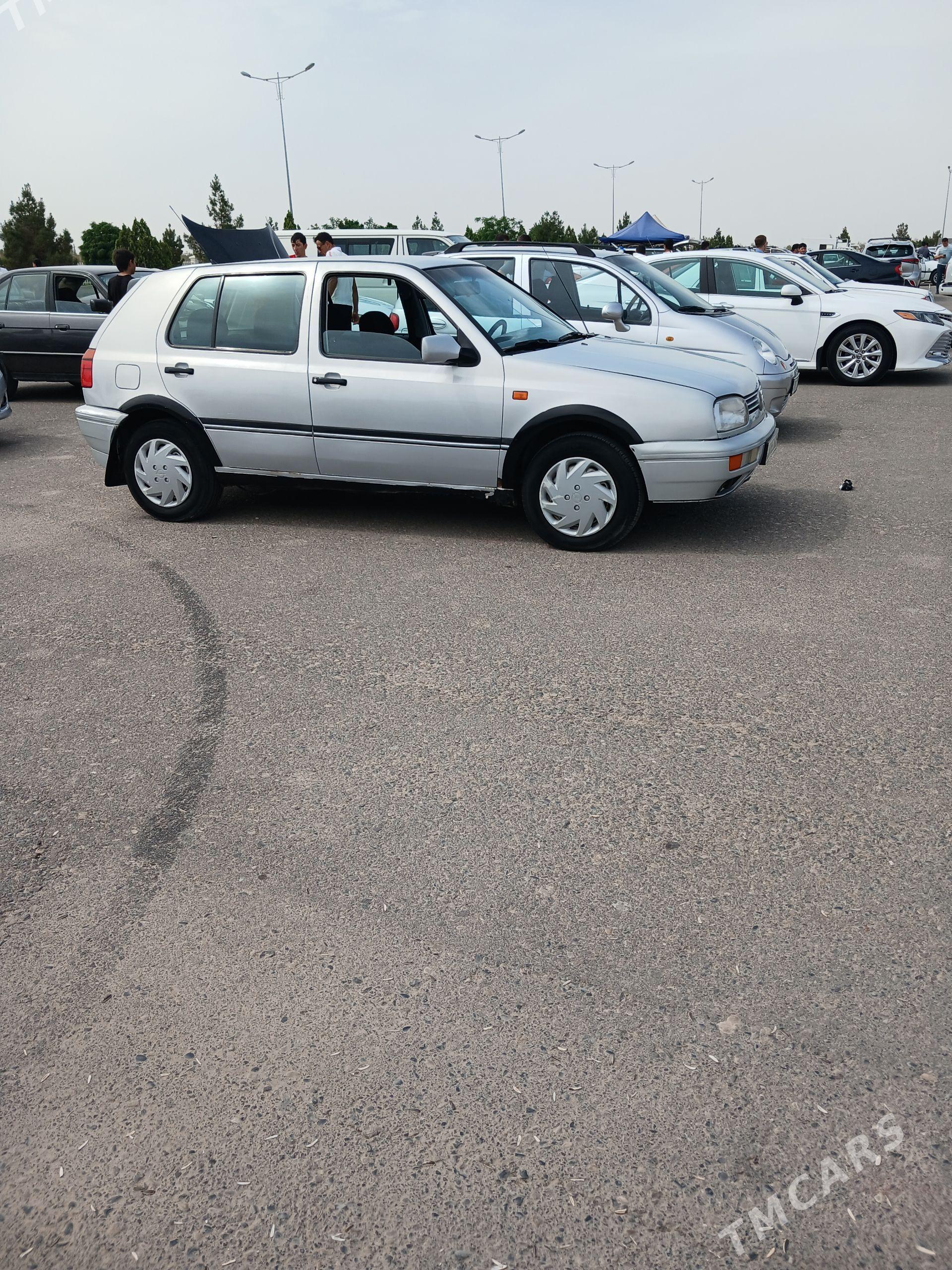 Volkswagen Golf 1994 - 30 000 TMT - Фарап - img 1