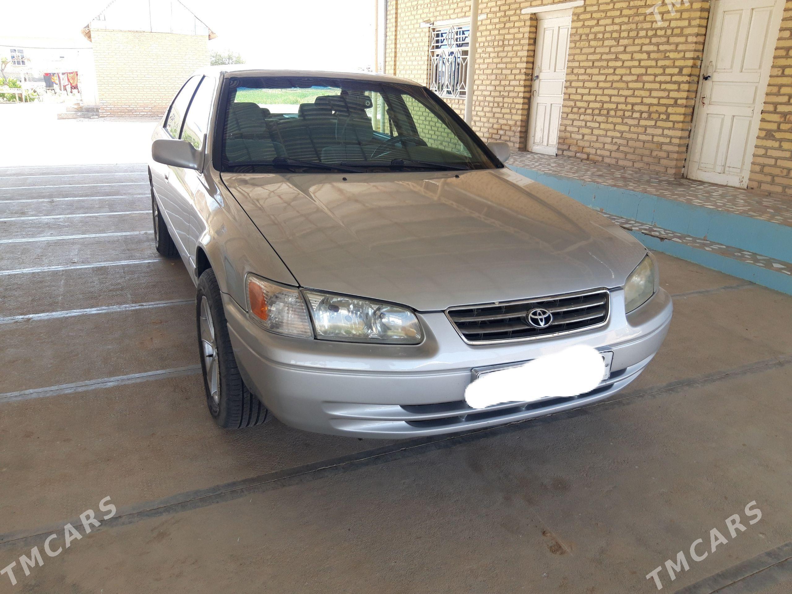 Toyota Camry 2001 - 165 000 TMT - Sakarçäge - img 1