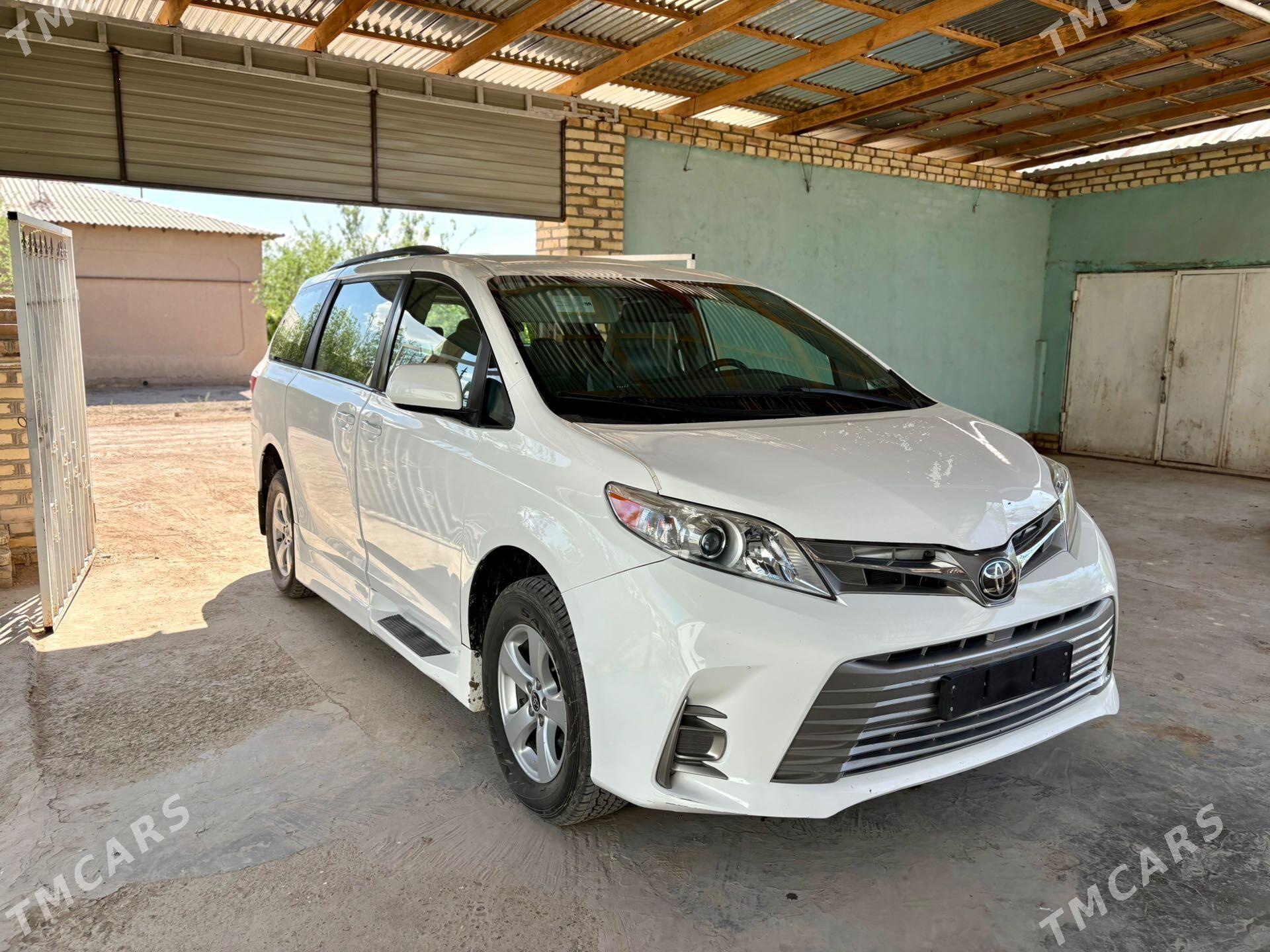 Toyota Sienna 2020 - 401 000 TMT - Дашогуз - img 1