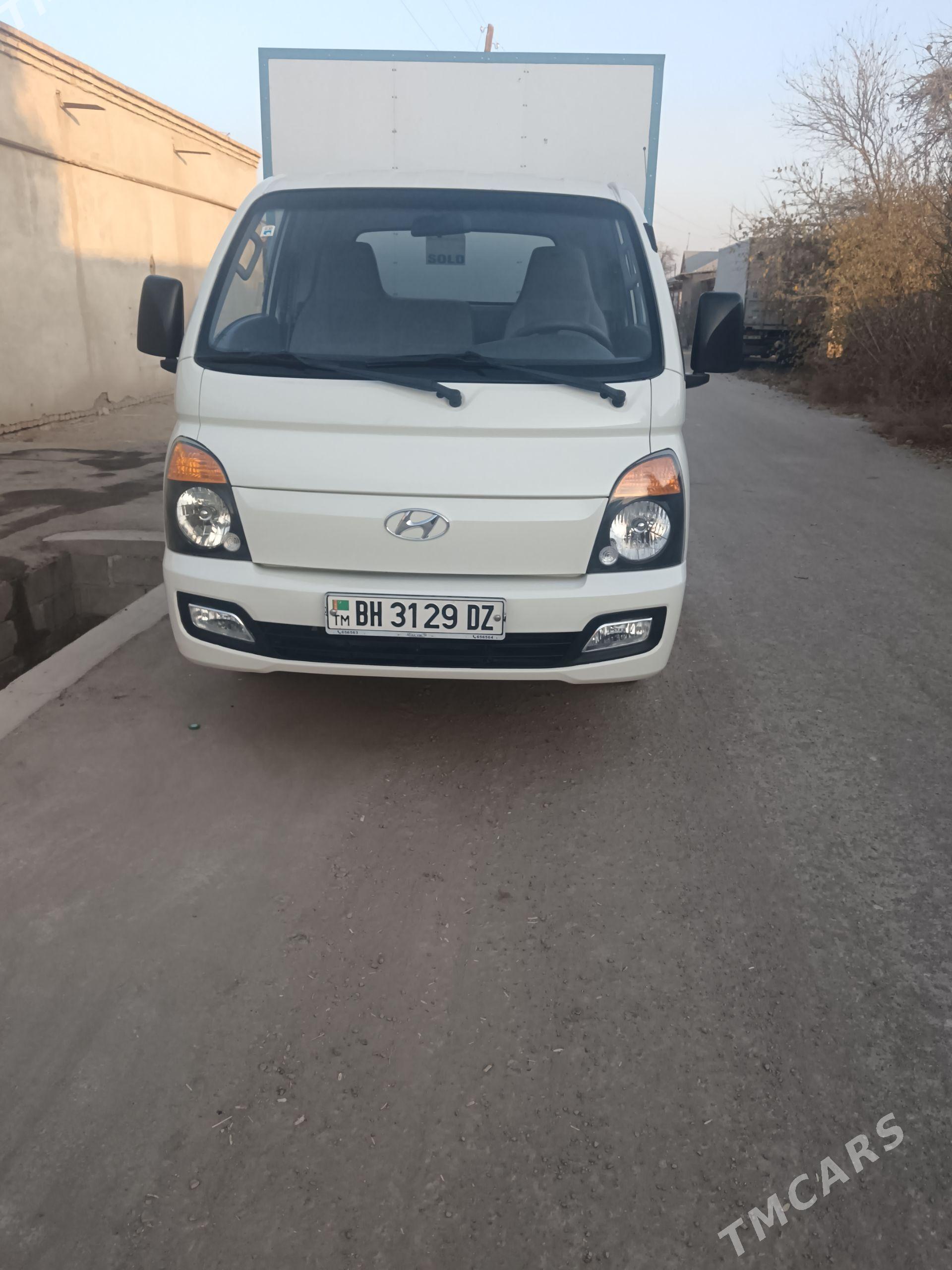 Kia Bongo 2013 - 200 000 TMT - Şabat etr. - img 1