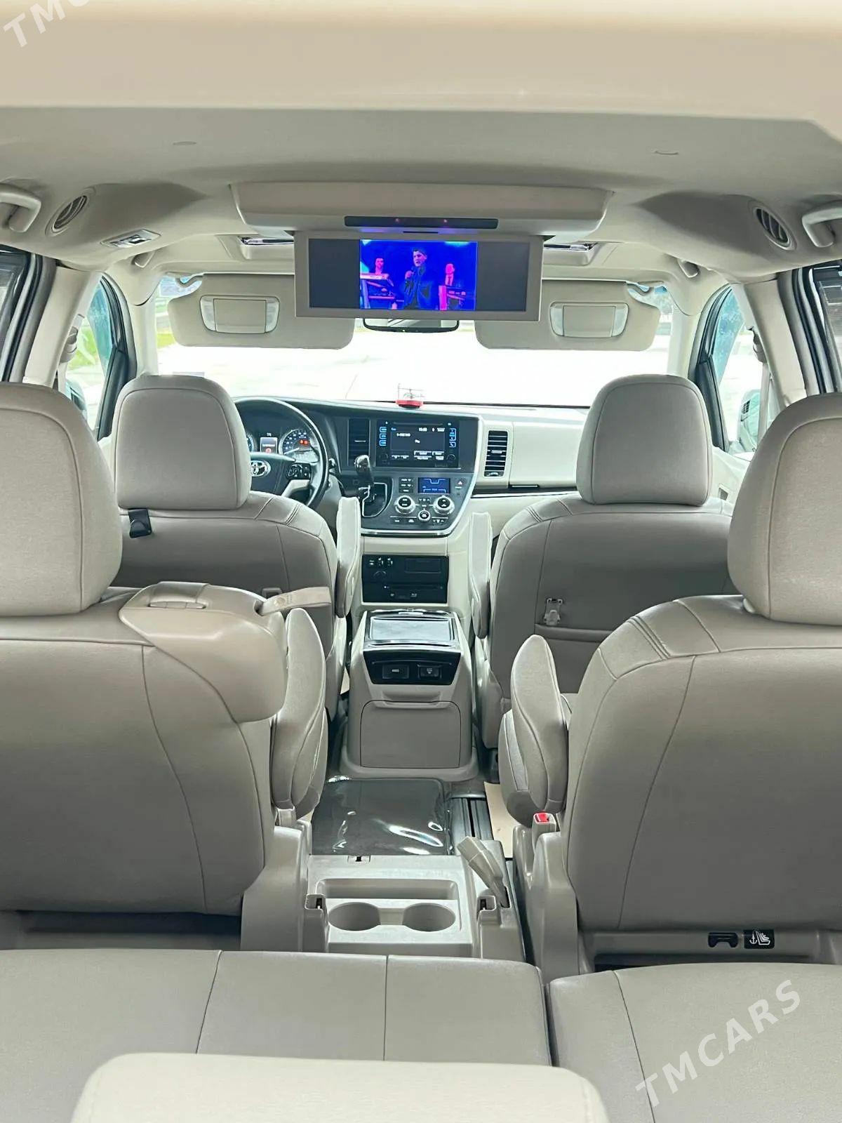 Toyota Sienna 2017 - 470 000 TMT - Балканабат - img 1