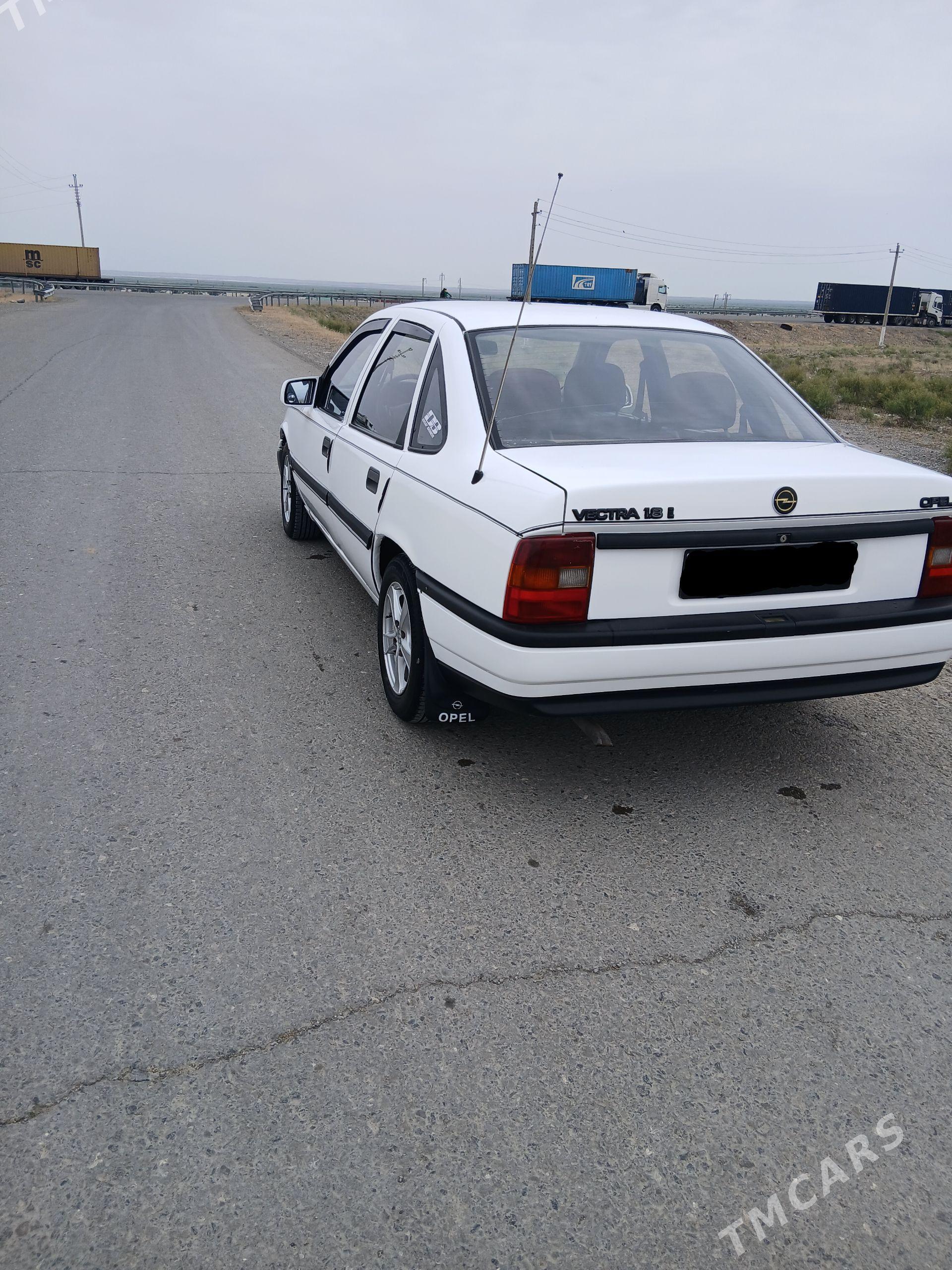 Opel Vectra 1991 - 50 000 TMT - Bäherden - img 1