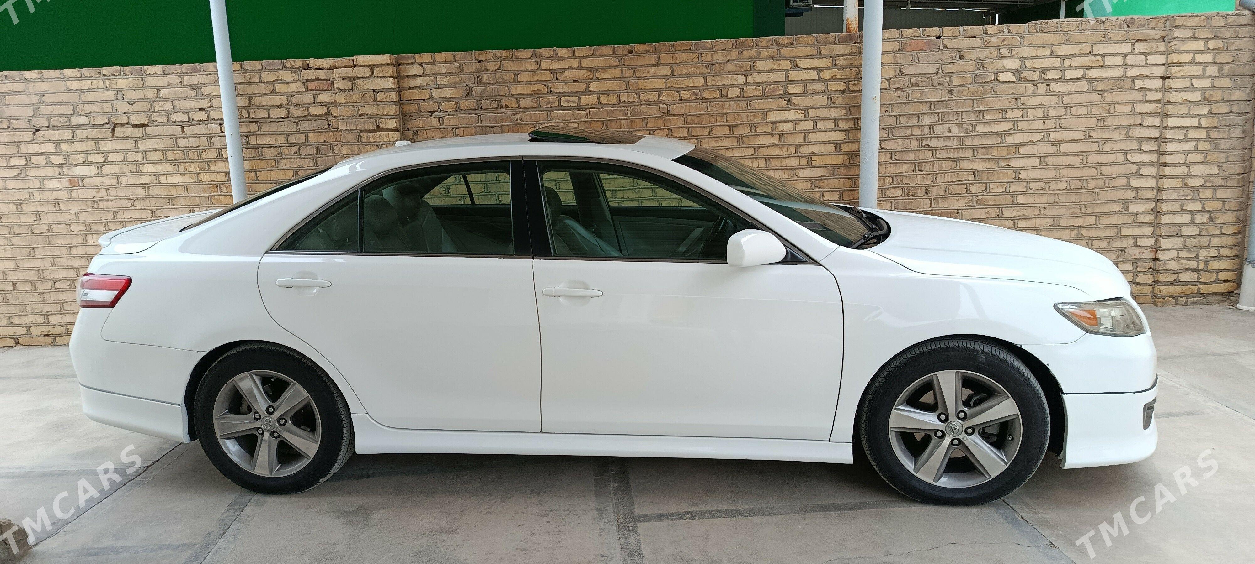 Toyota Camry 2010 - 240 000 TMT - Мургап - img 1