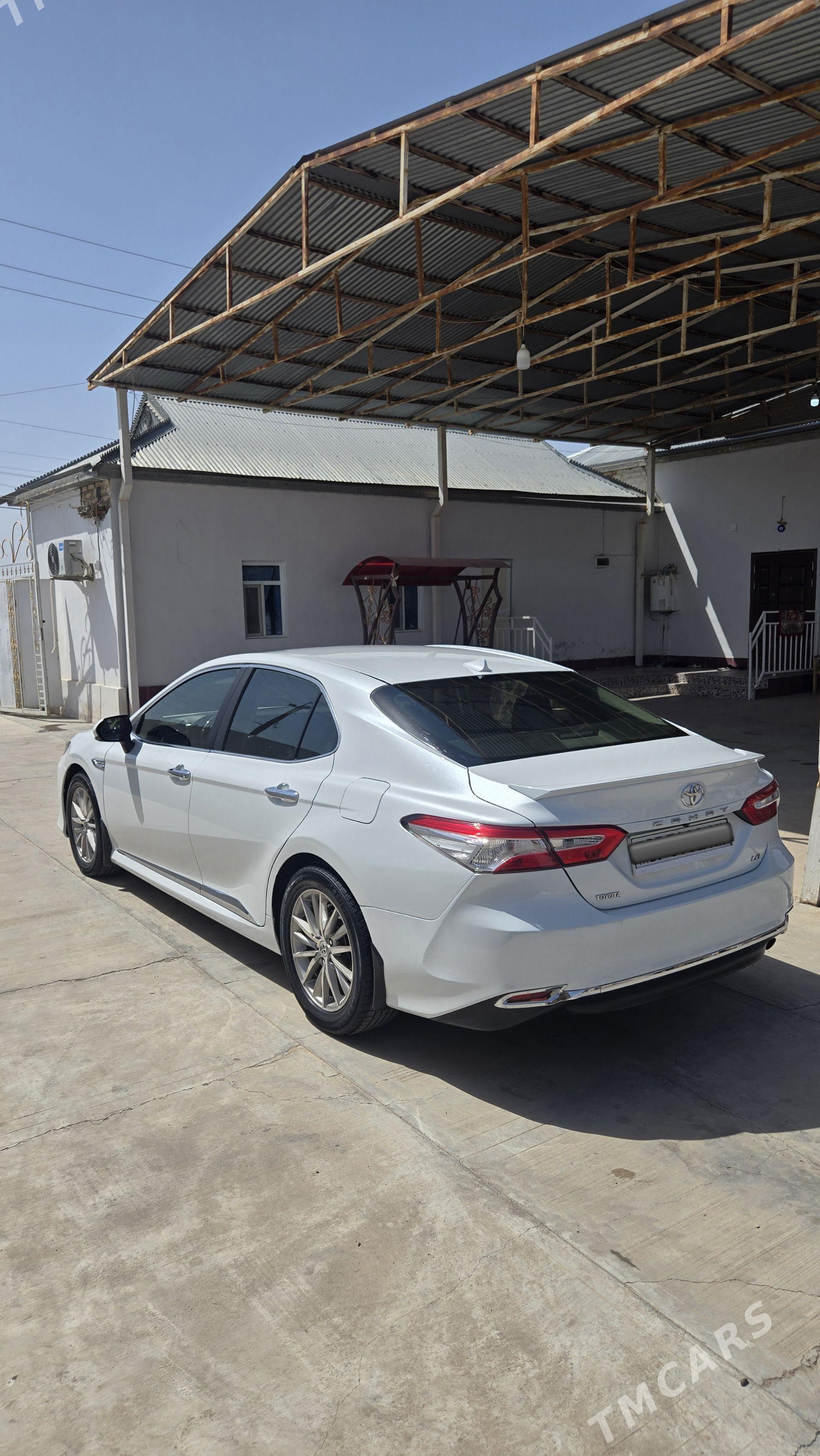 Toyota Camry 2019 - 280 000 TMT - Ак-Бугдайский этрап - img 1