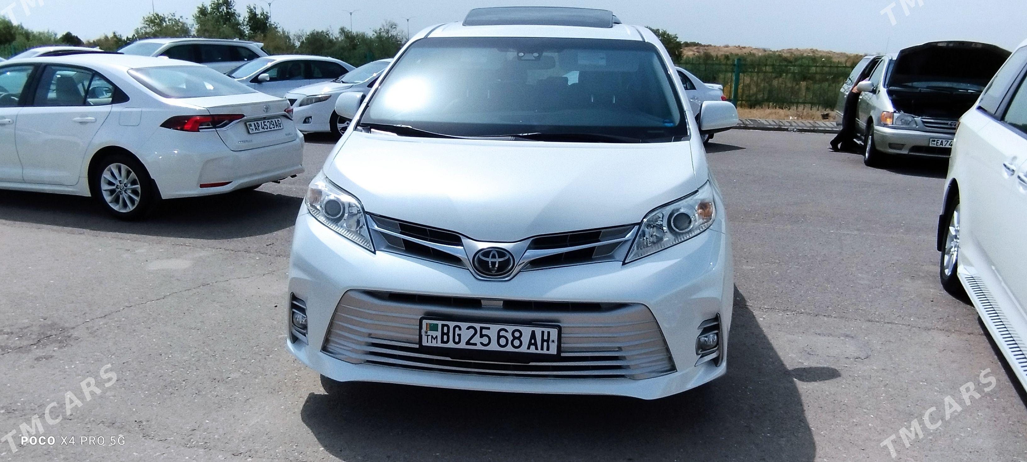 Toyota Sienna 2018 - 540 000 TMT - Aşgabat - img 1