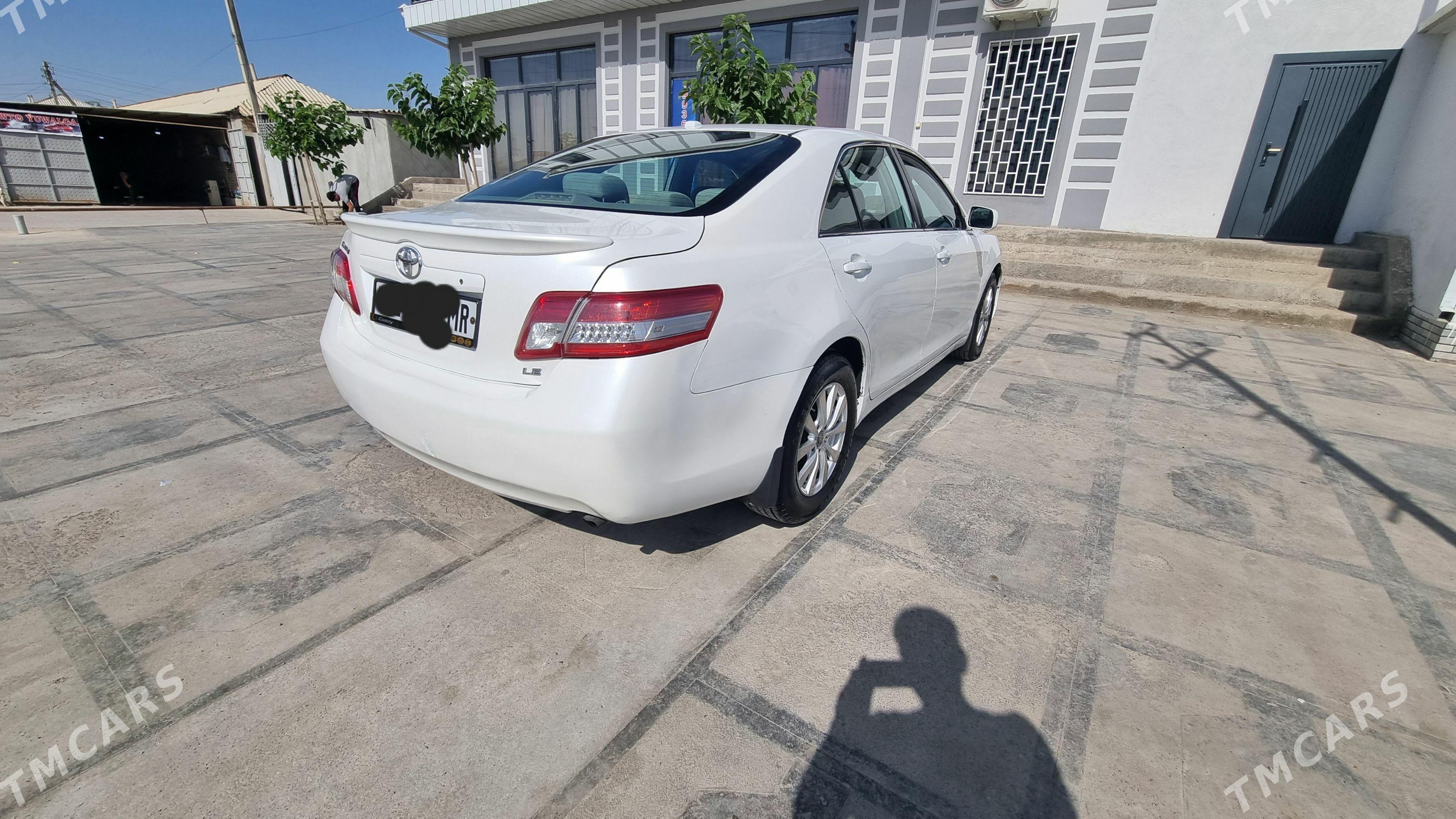 Toyota Camry 2010 - 190 000 TMT - Мары - img 1