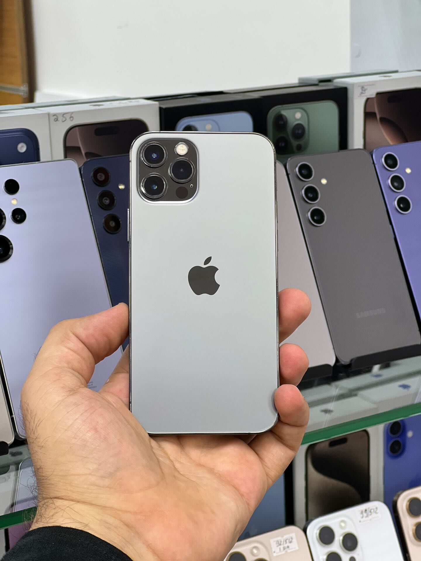iPhone 12 Pro - Garaşsyzlygyň 15 ýyllygy Söwda Merkezi - img 1