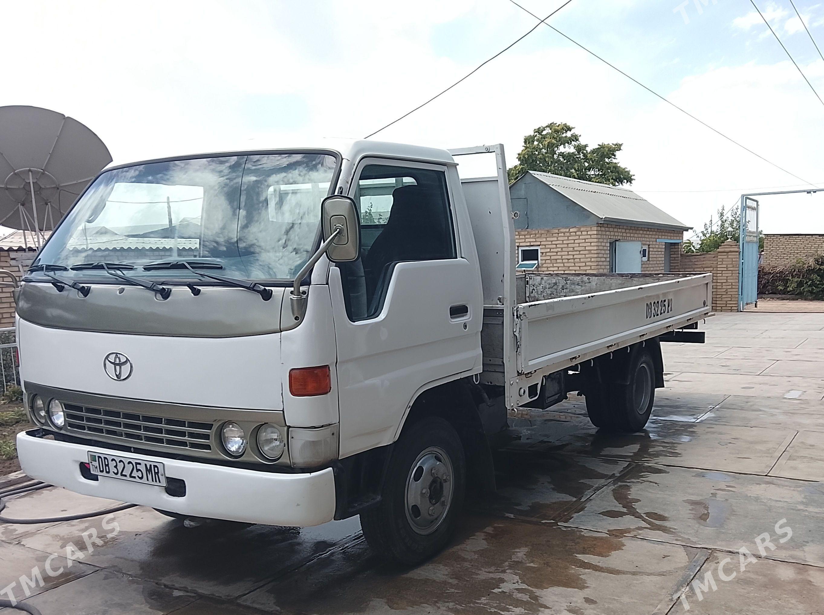 Toyota Dyna 2002 - 130 000 TMT - Murgap - img 1