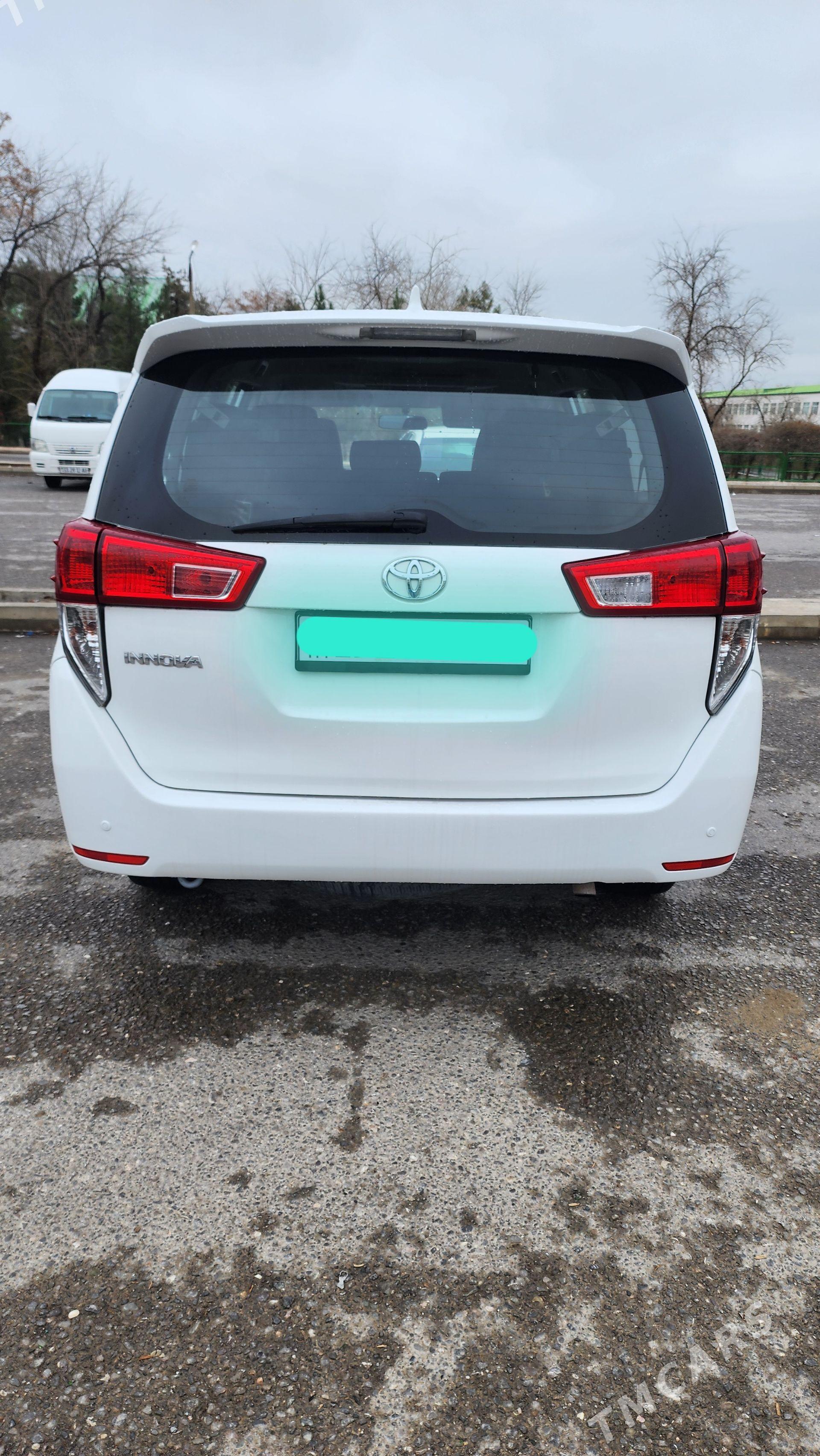 Toyota Innova 2021 - 291 000 TMT - Халач - img 1