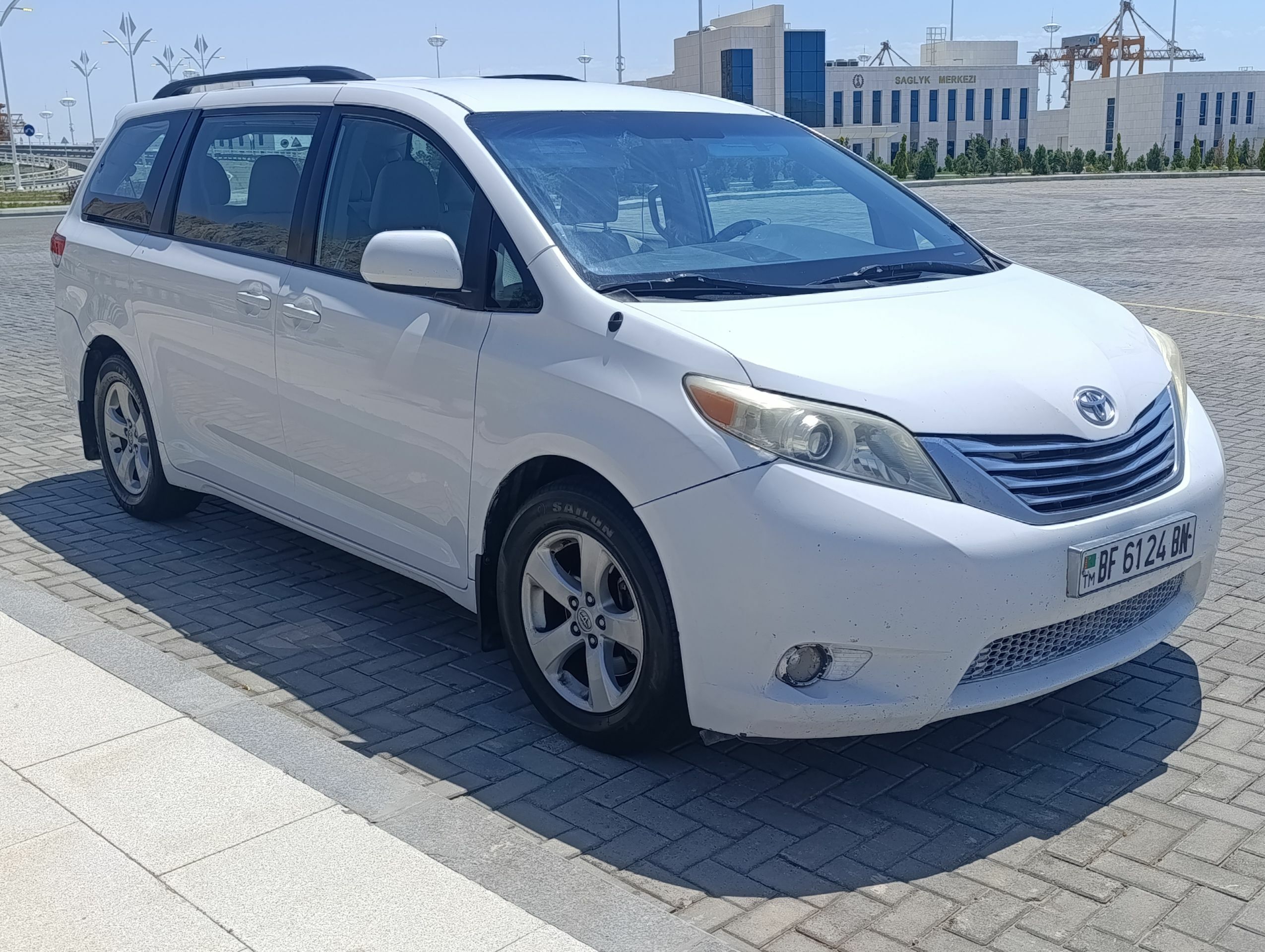 Toyota Sienna 2013 - 340 000 TMT - Туркменбаши - img 1