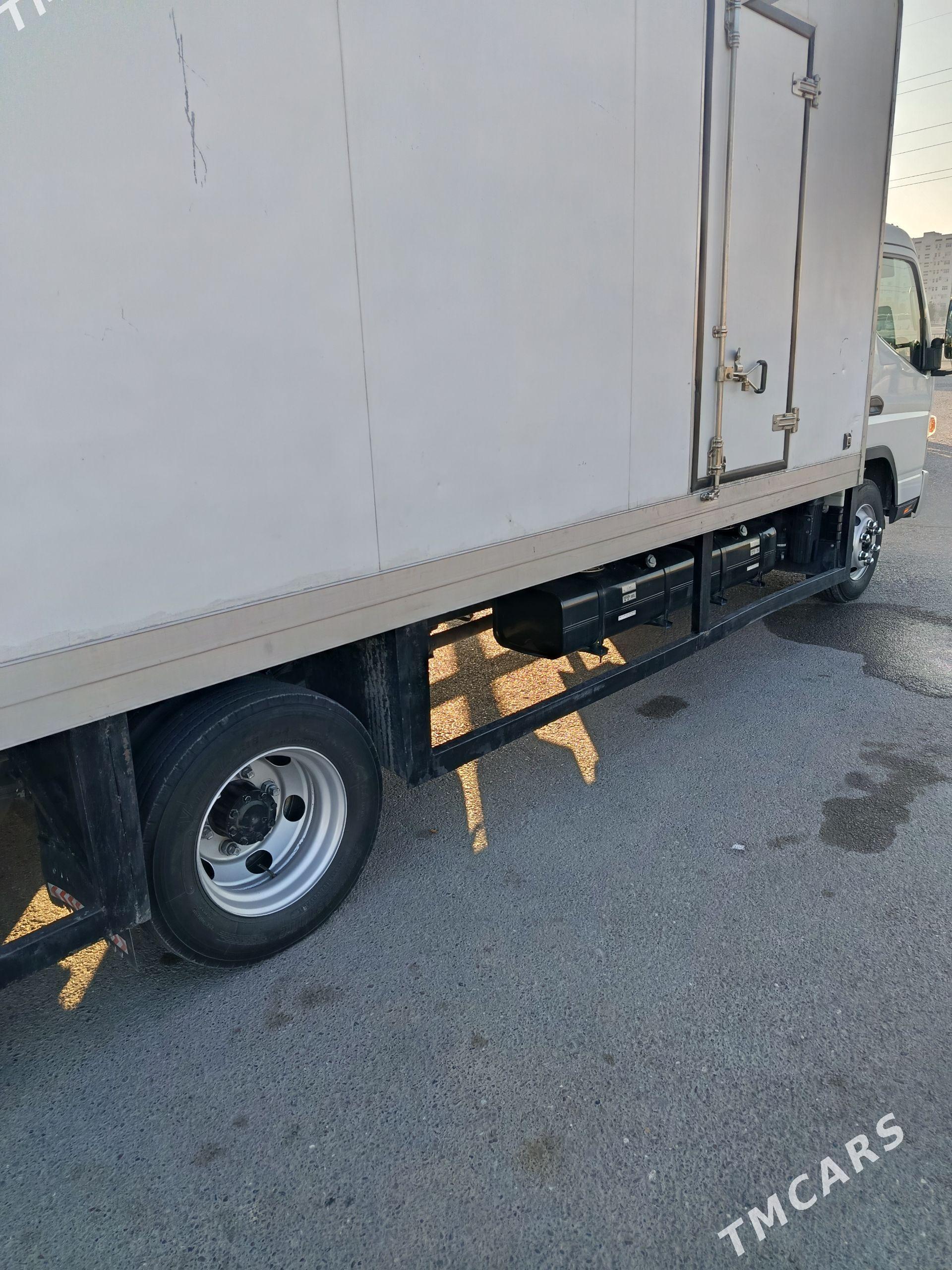 Mitsubishi Canter 2023 - 600 000 TMT - 11 mkr - img 1