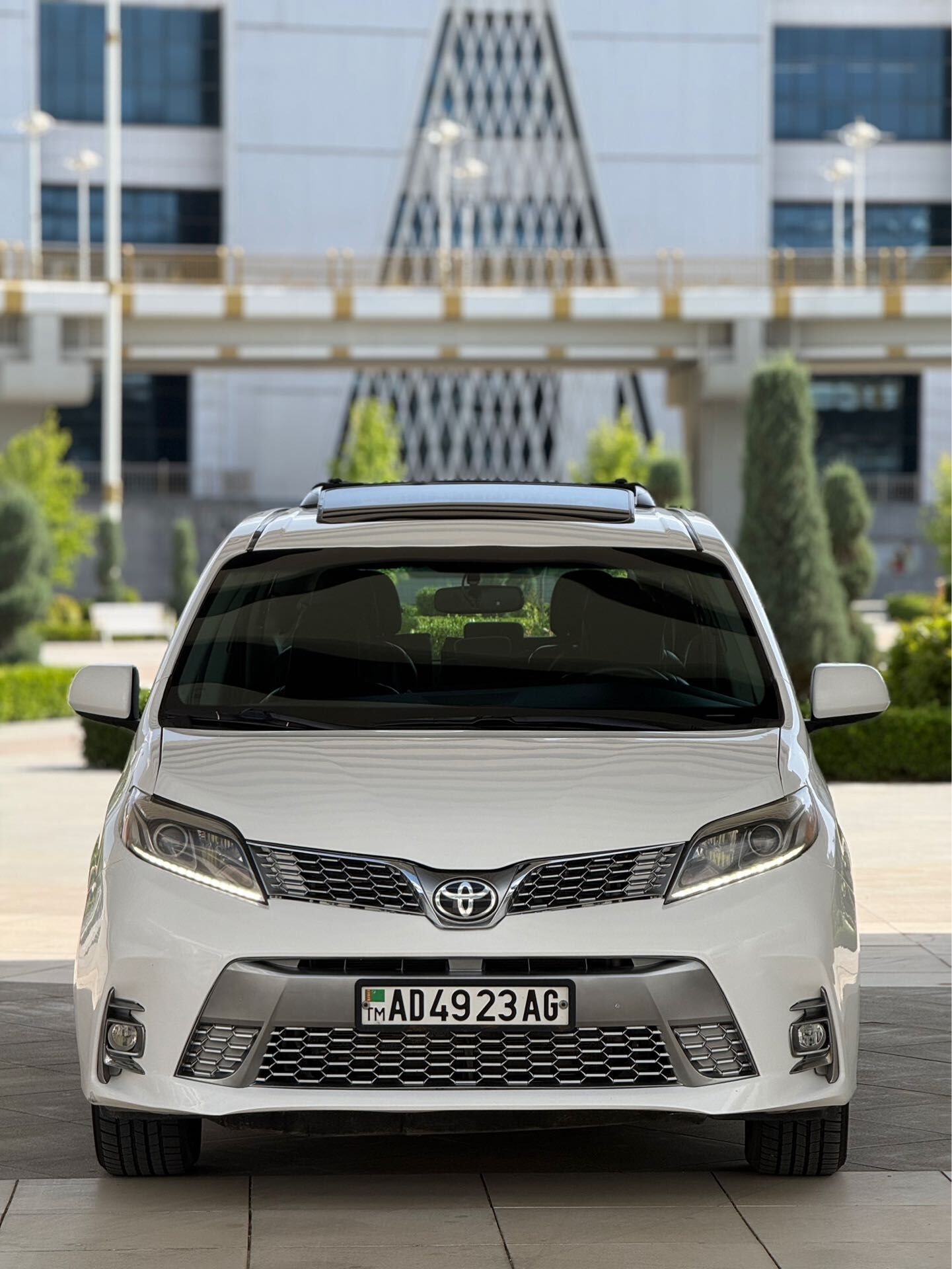 Toyota Sienna 2017 - 420 000 TMT - Aşgabat - img 1