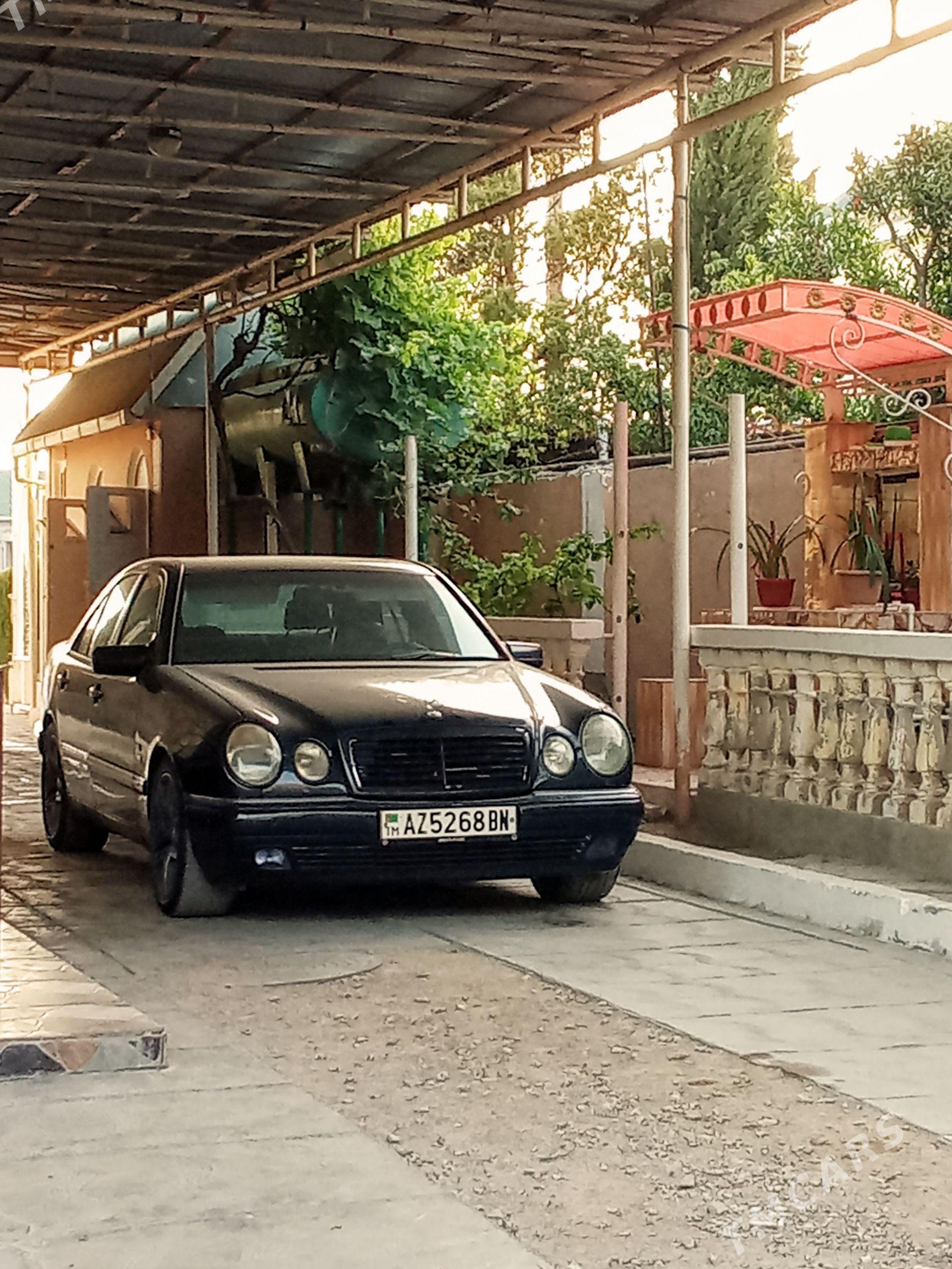 Mercedes-Benz E320 1996 - 90 000 TMT - Balkanabat - img 1