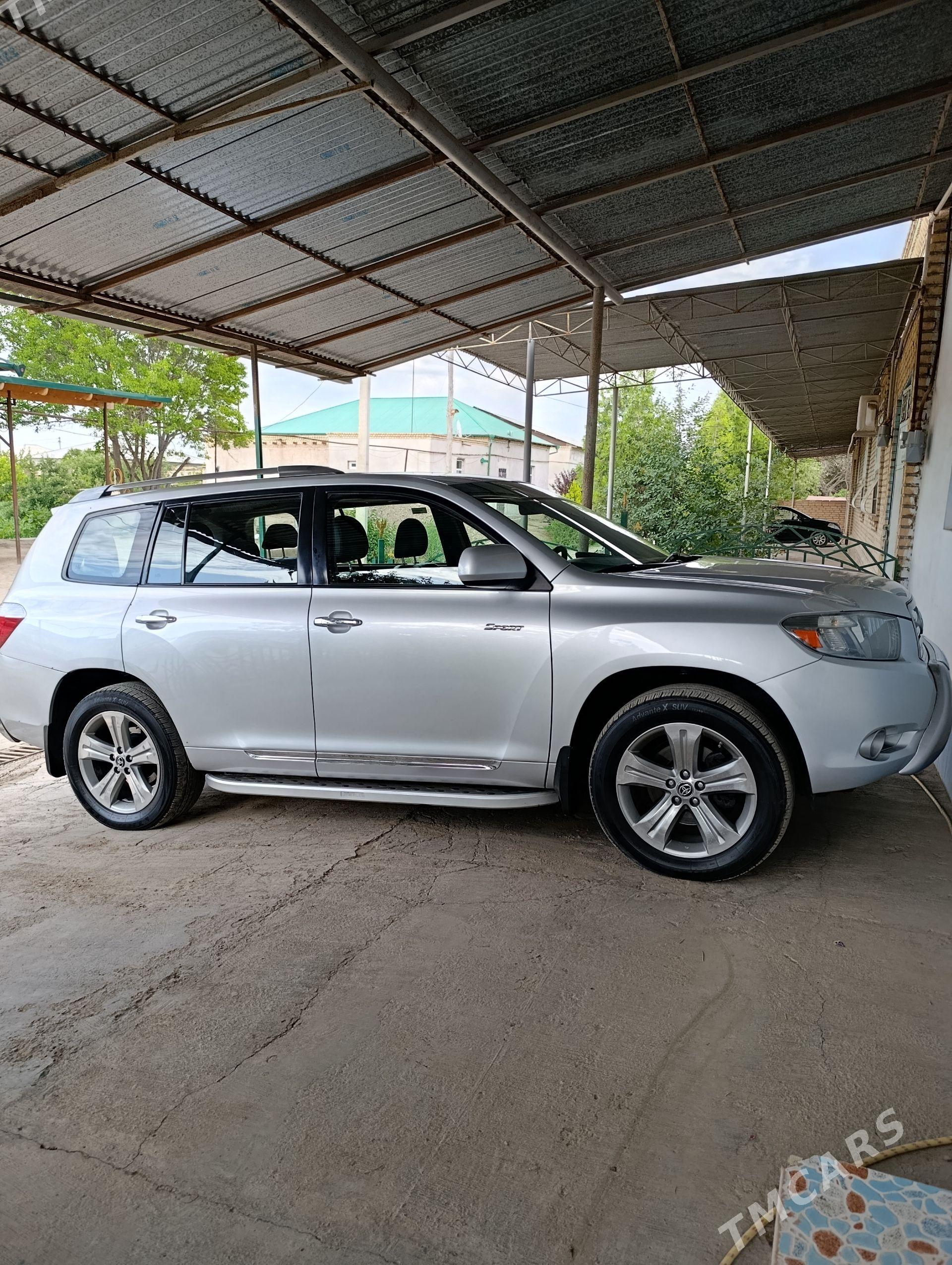 Toyota Highlander 2010 - 420 000 TMT - Дашогуз - img 1