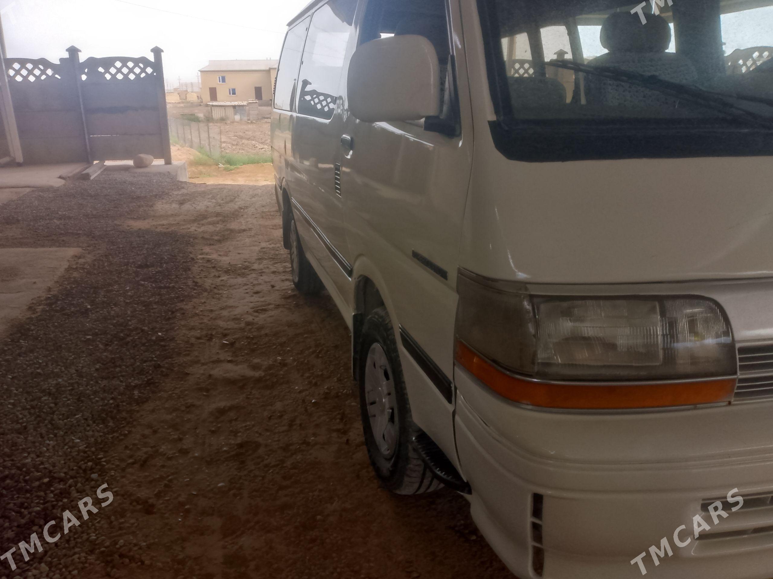 Toyota Hiace 1990 - 75 000 TMT - Sakarçäge - img 1