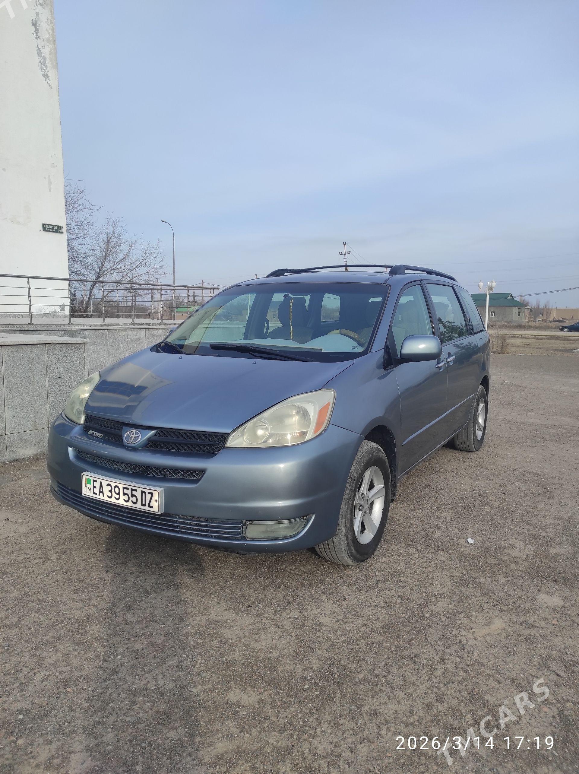 Toyota Sienna 2004 - 220 000 TMT - етр. Туркменбаши - img 1