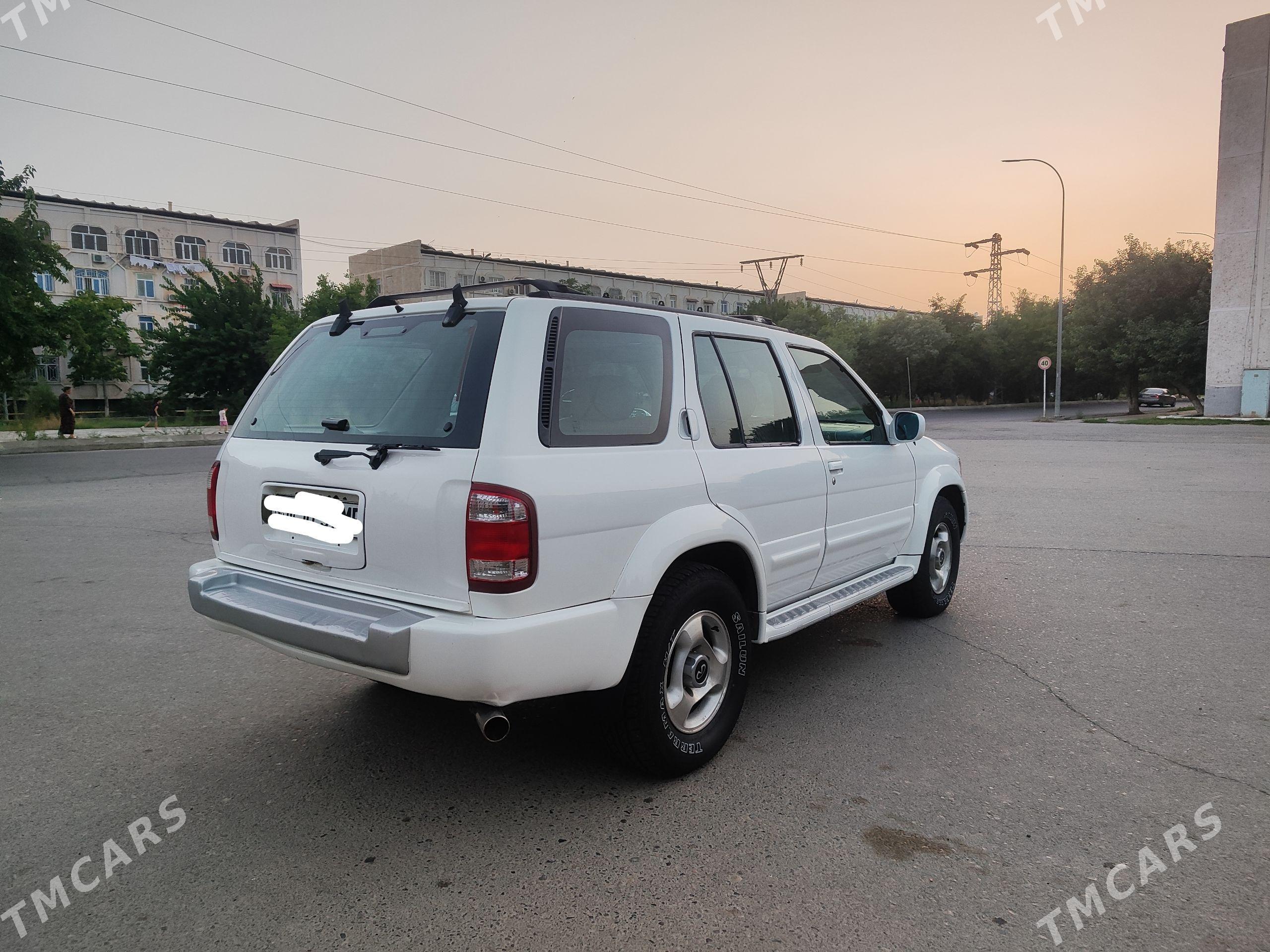 Infiniti QX4 2000 - 145 000 TMT - Mary - img 1