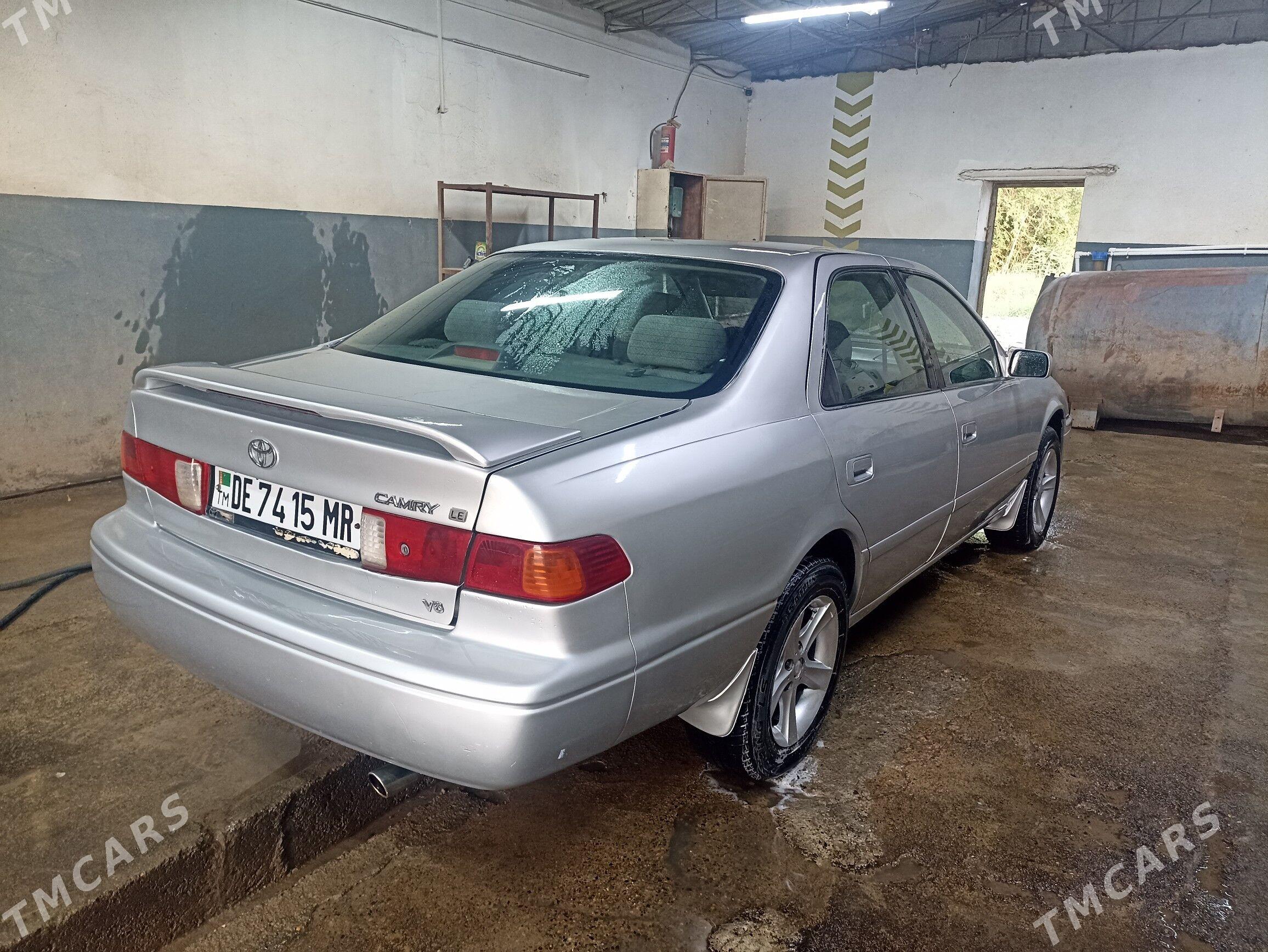 Toyota Camry 2001 - 170 000 TMT - Мары - img 1