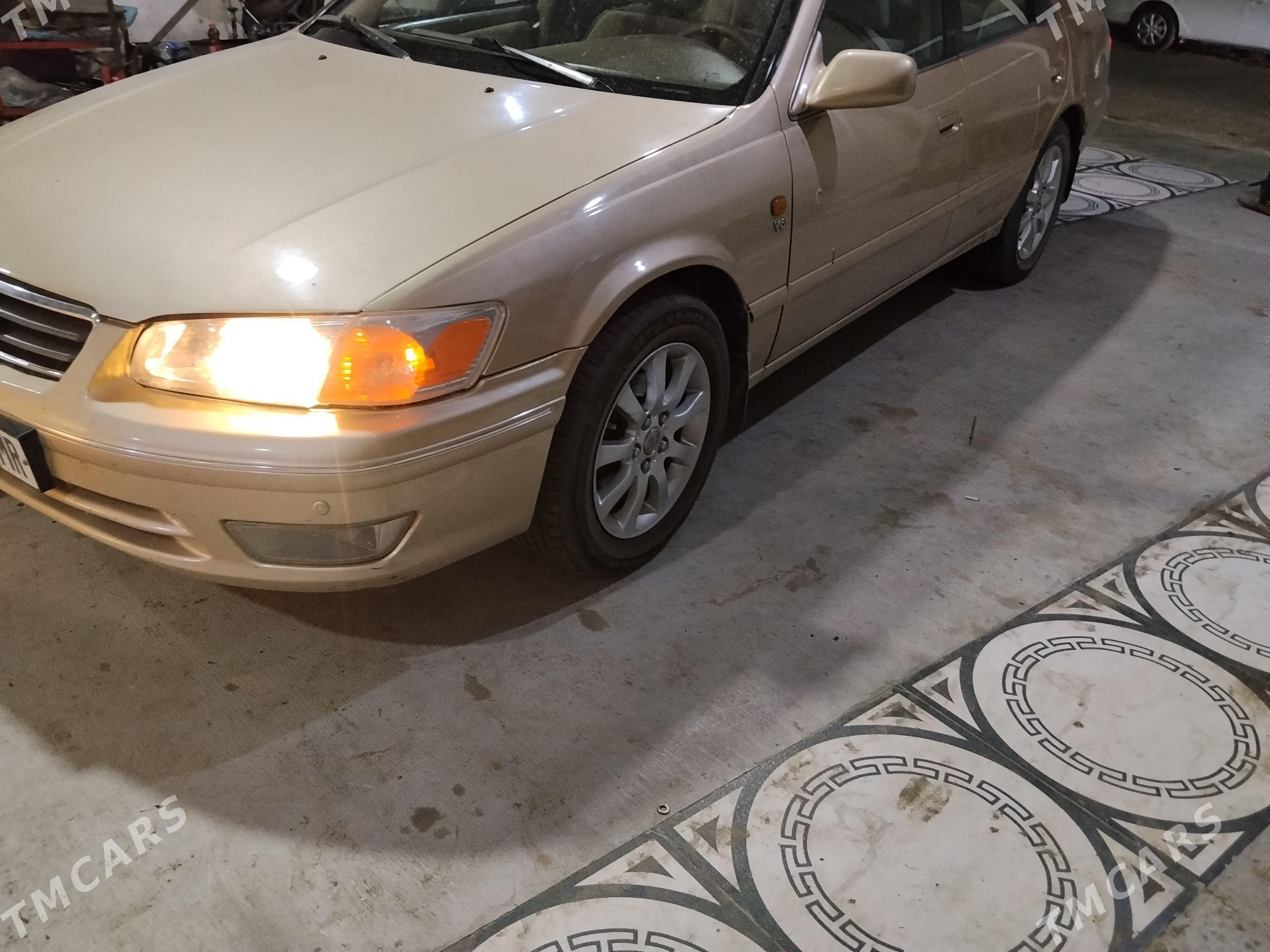 Toyota Camry 1999 - 160 000 TMT - Мары - img 1