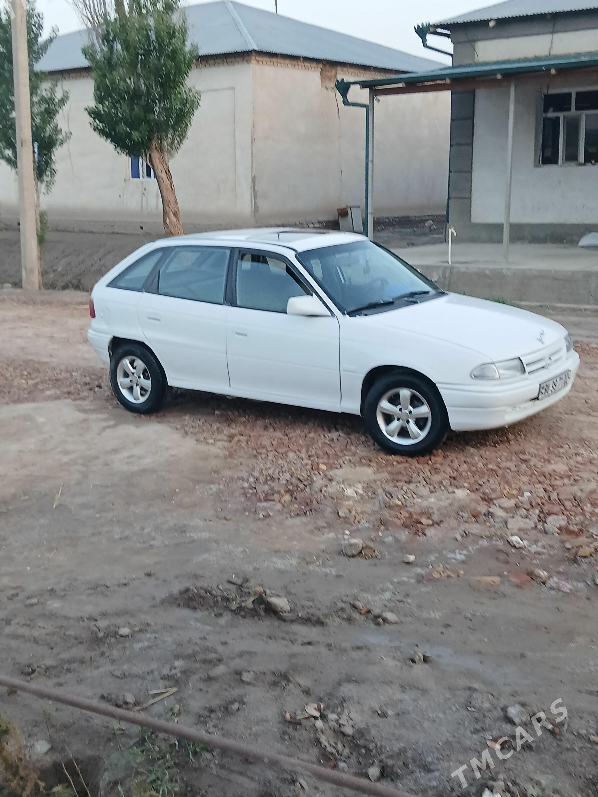 Opel Astra 1992 - 40 000 TMT - Gurbansoltan Eje - img 1
