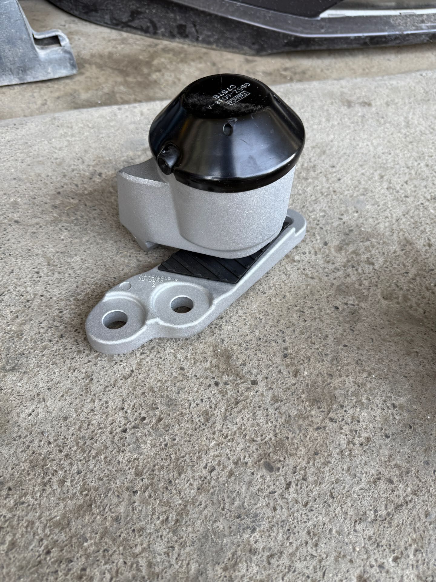 ford expl 17-19 mator poduska 1 600 TMT - Aşgabat - img 1