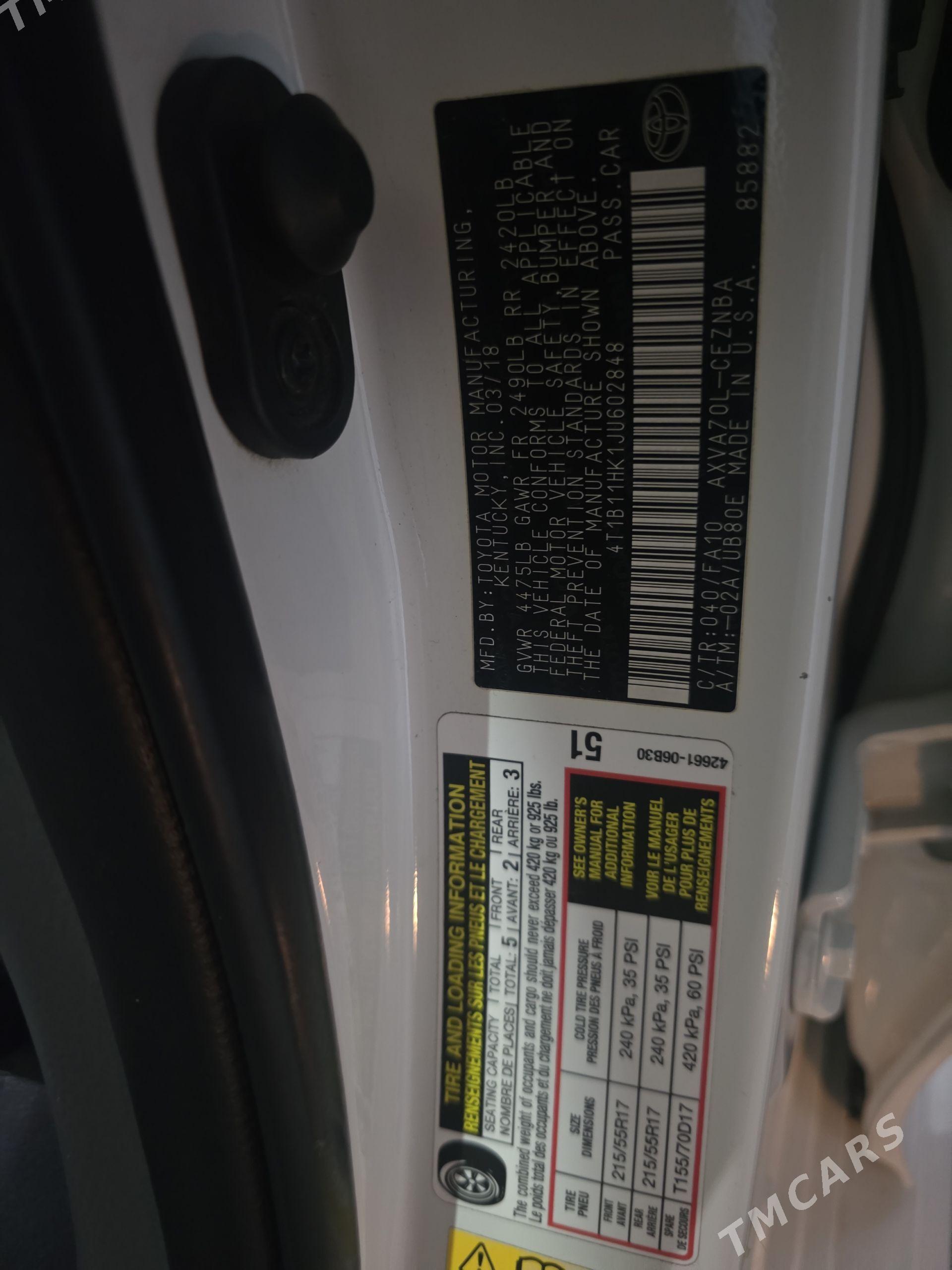 Toyota Camry 2018 - 370 000 TMT - Гарадамак - img 1