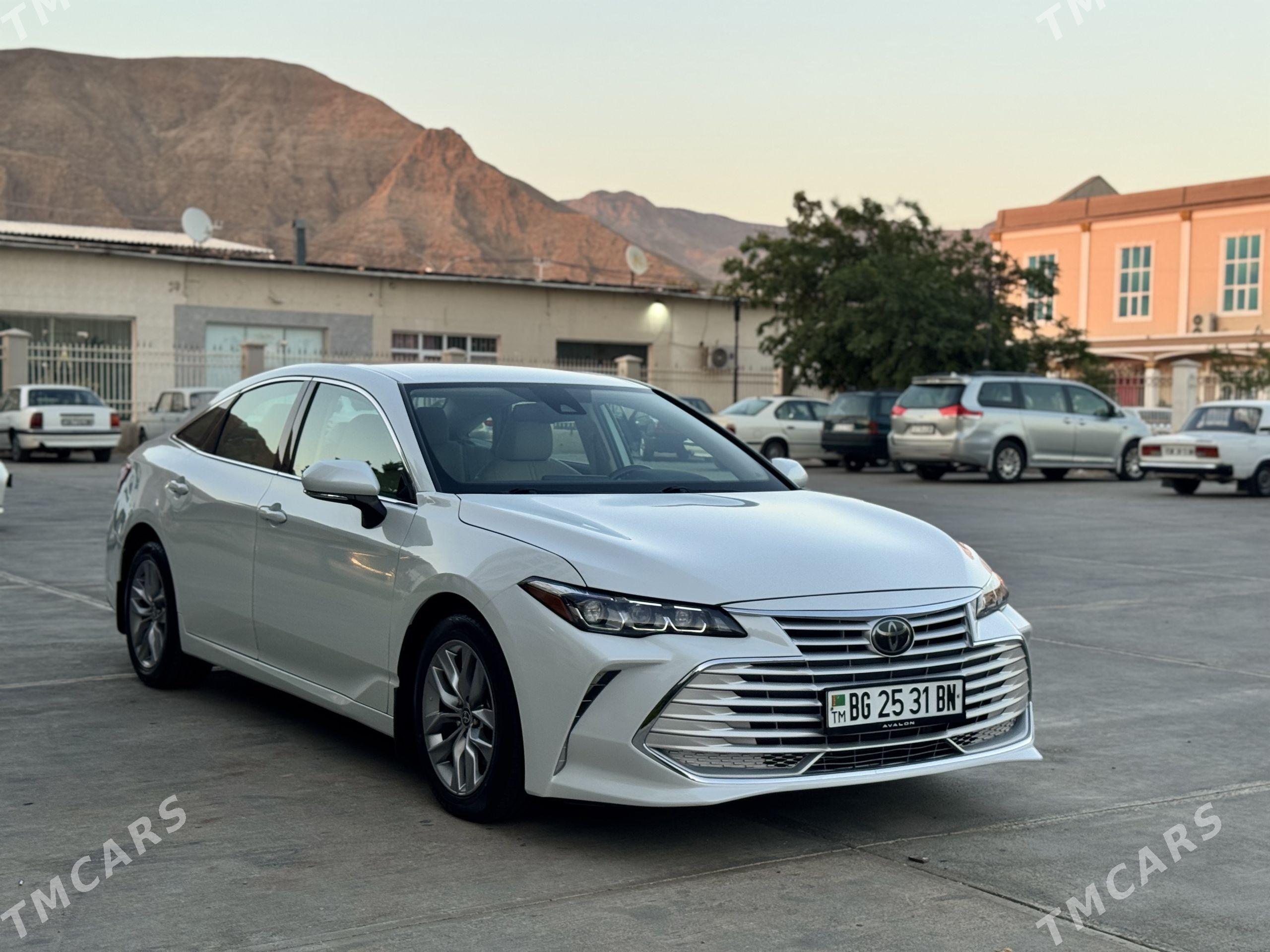 Toyota Avalon 2021 - 450 000 TMT - Балканабат - img 1