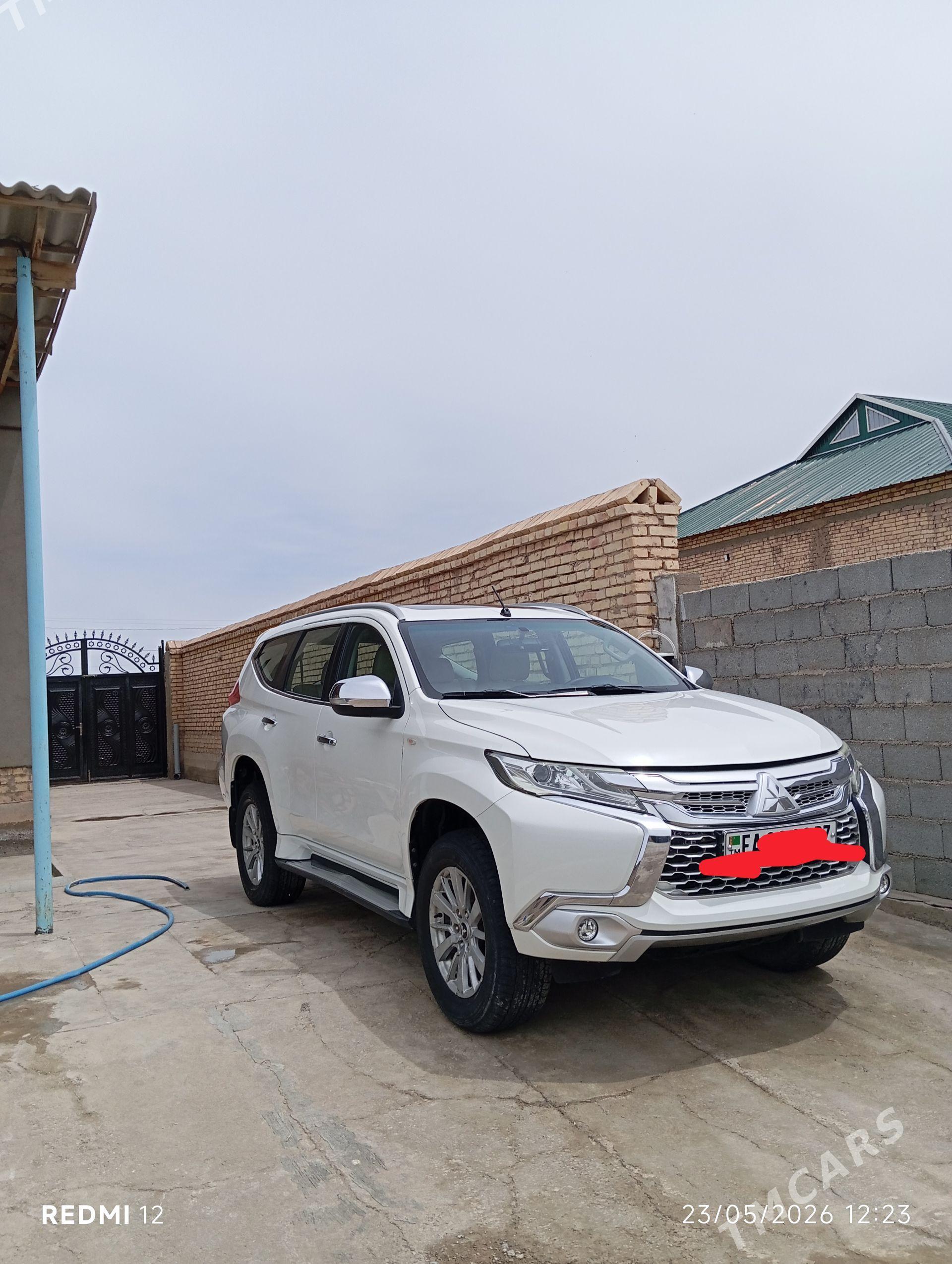 Mitsubishi Montero Sport 2019 - 450 000 TMT - Köneürgenç - img 1