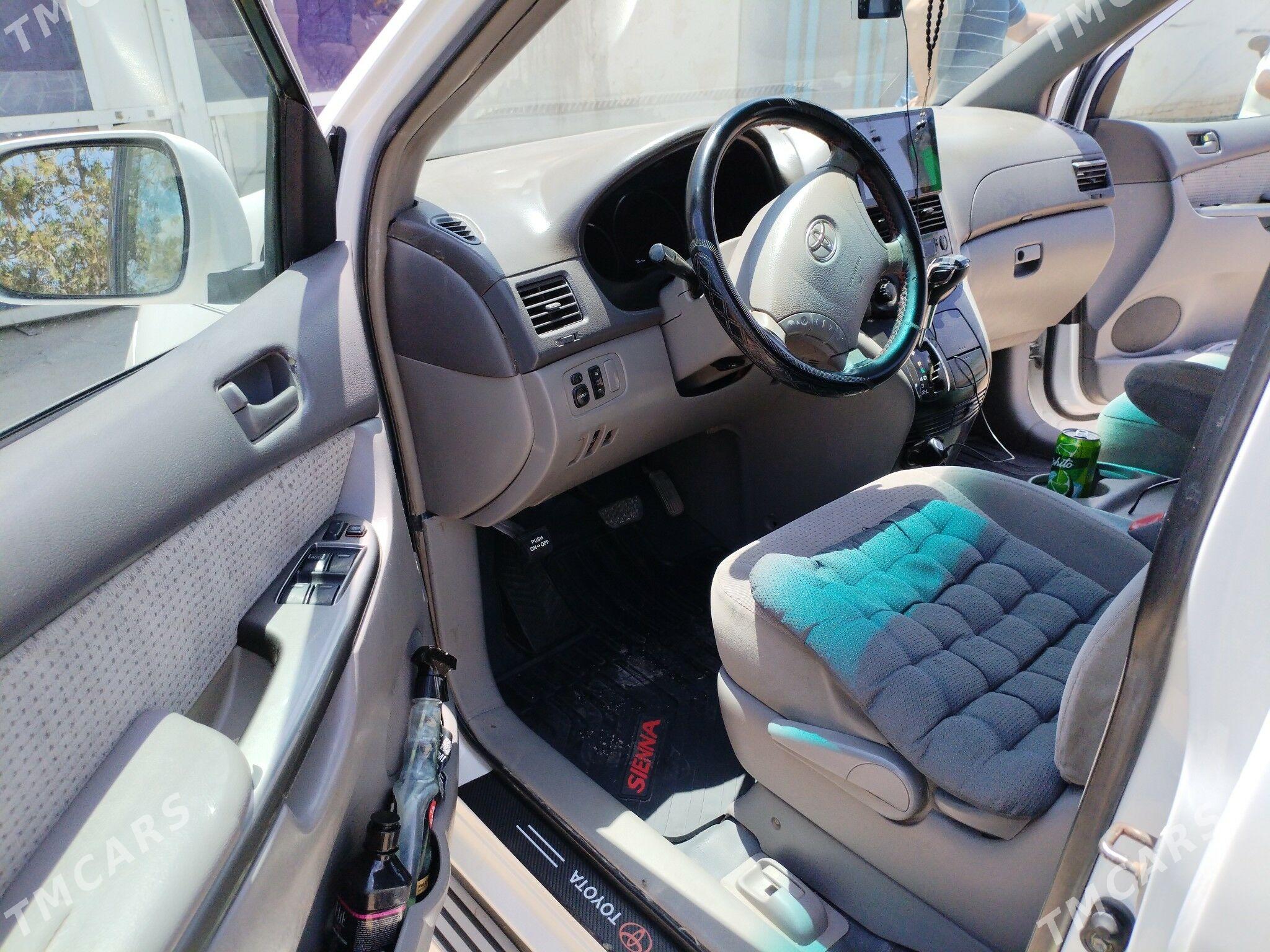 Toyota Sienna 2006 - 250 000 TMT - Гурбансолтан Едже - img 1