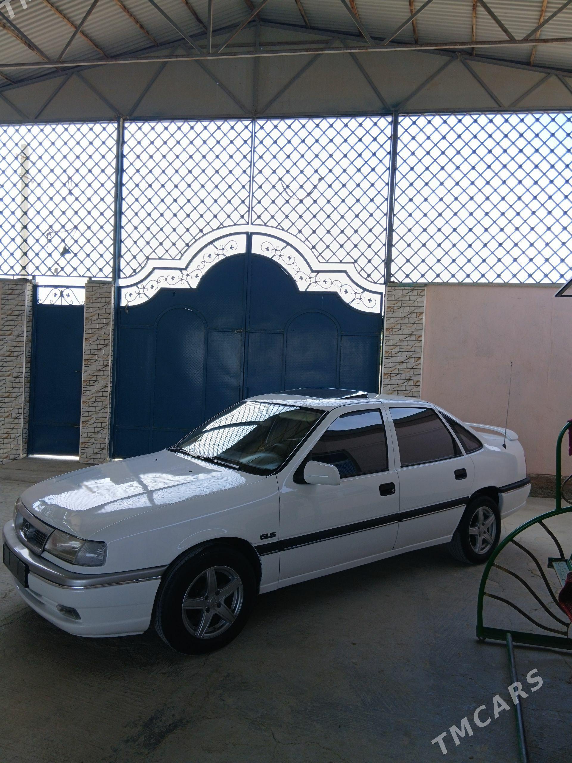Opel Vectra 1994 - 51 000 TMT - Бахарден - img 1