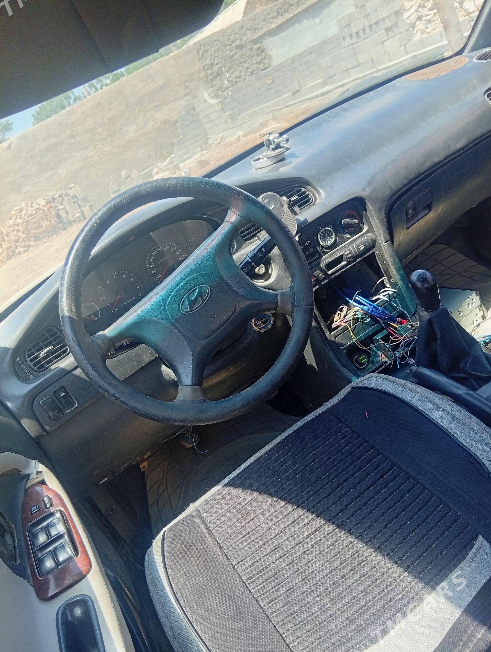 Hyundai Sonata 1998 - 45 000 TMT - Теджен - img 1