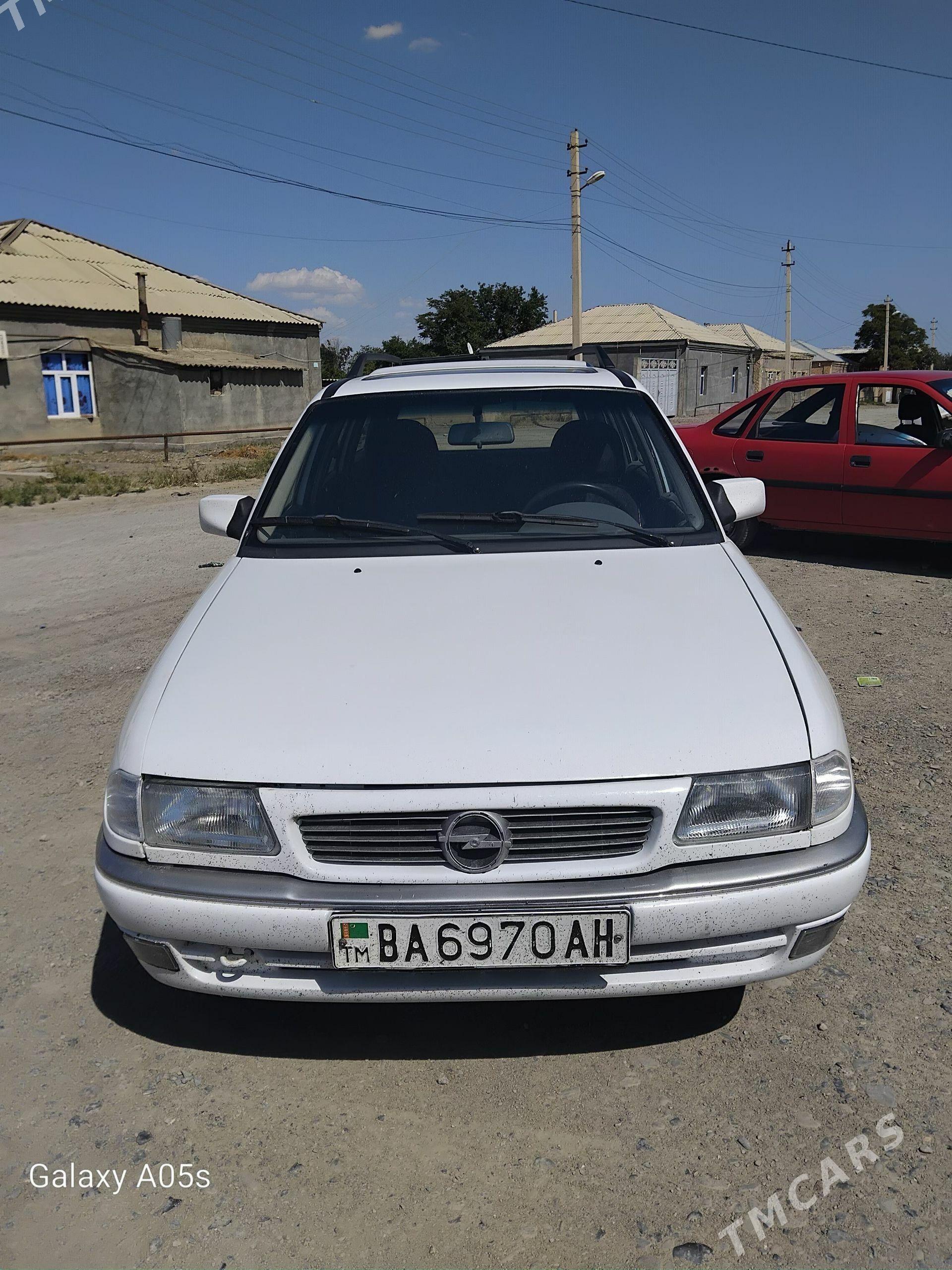 Opel Astra 1993 - 45 000 TMT - Bäherden - img 1