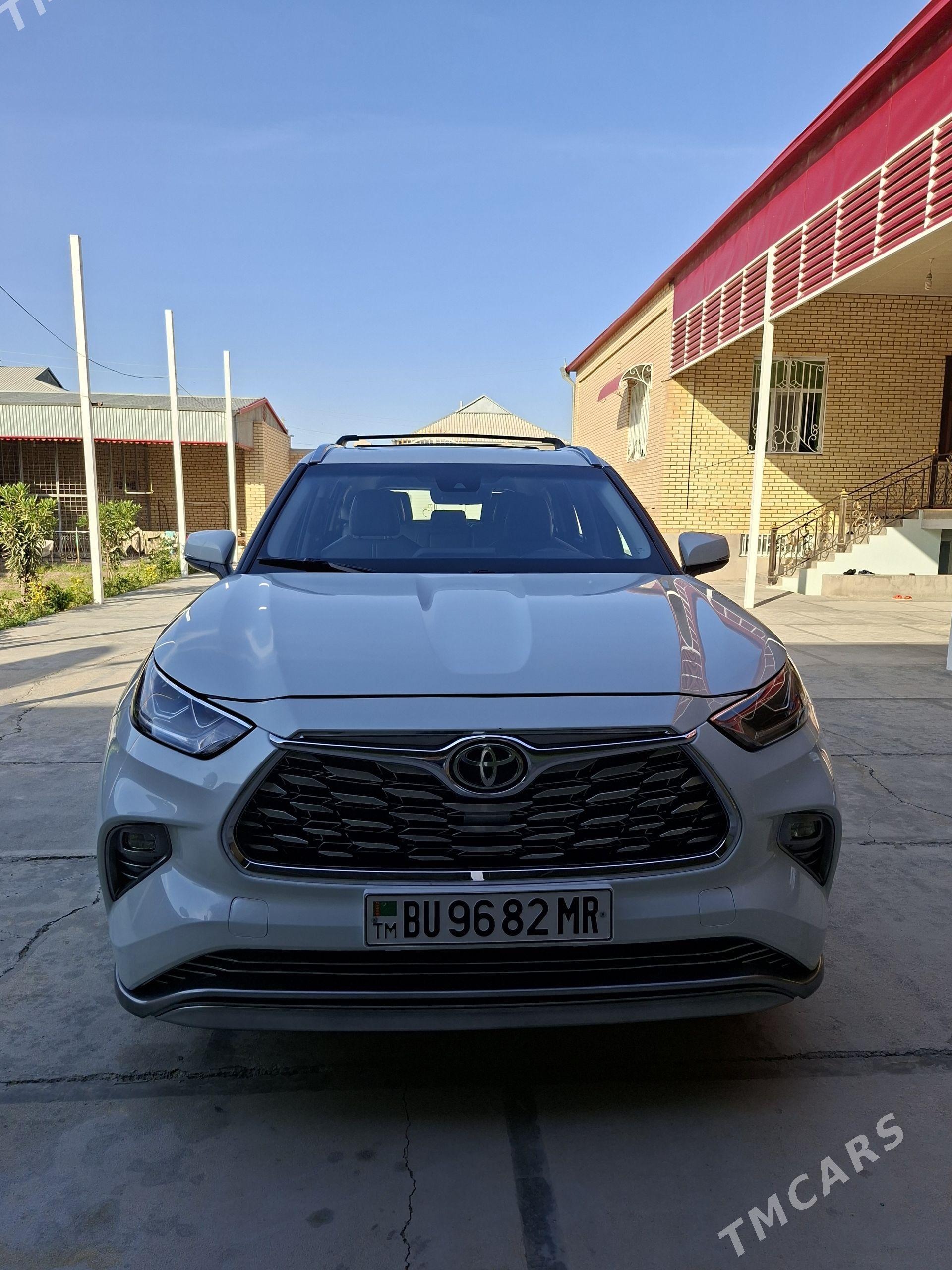 Toyota Highlander 2021 - 600 000 TMT - Байрамали - img 1
