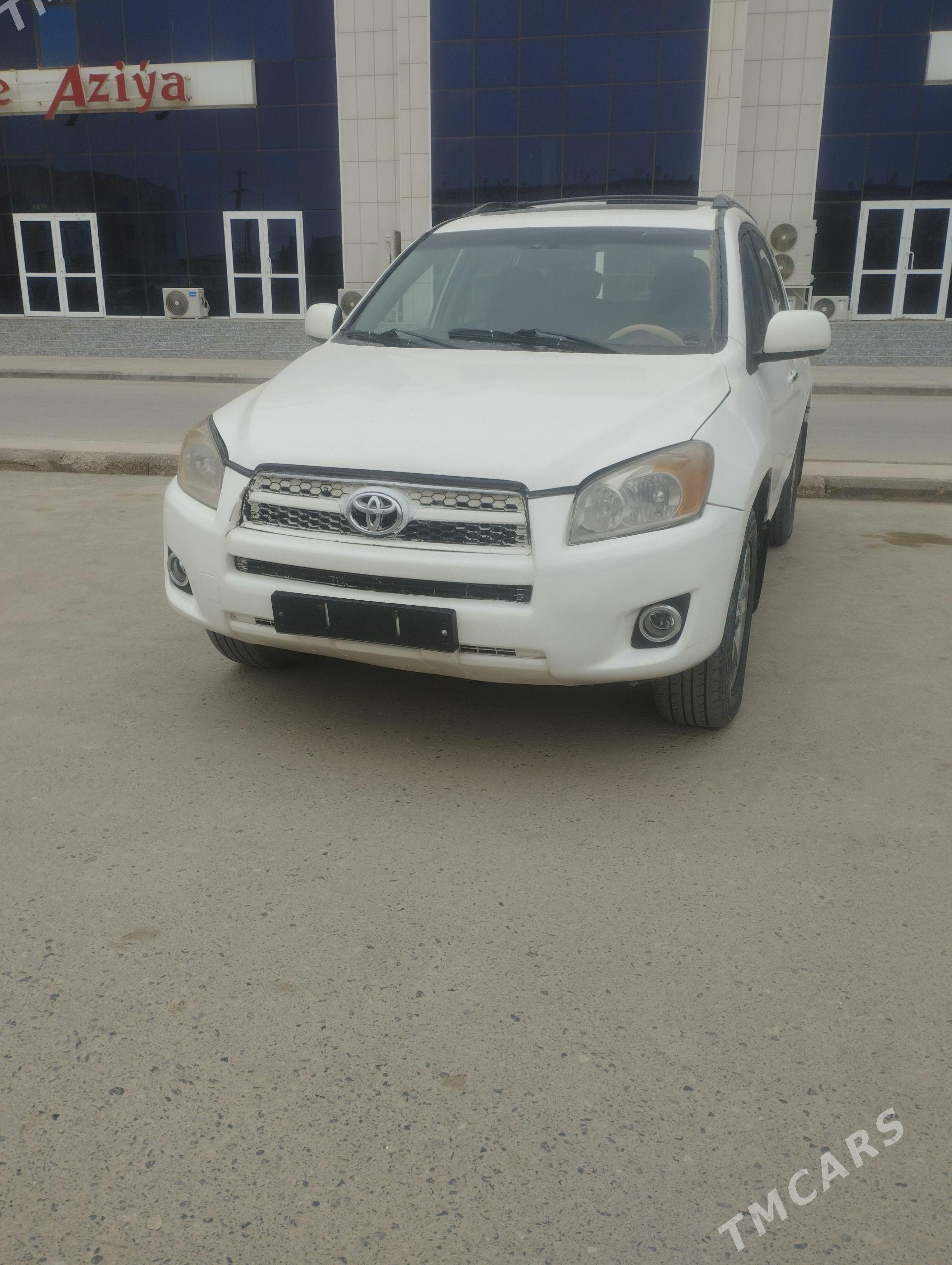 Toyota RAV4 2011 - 260 000 TMT - Халач - img 1
