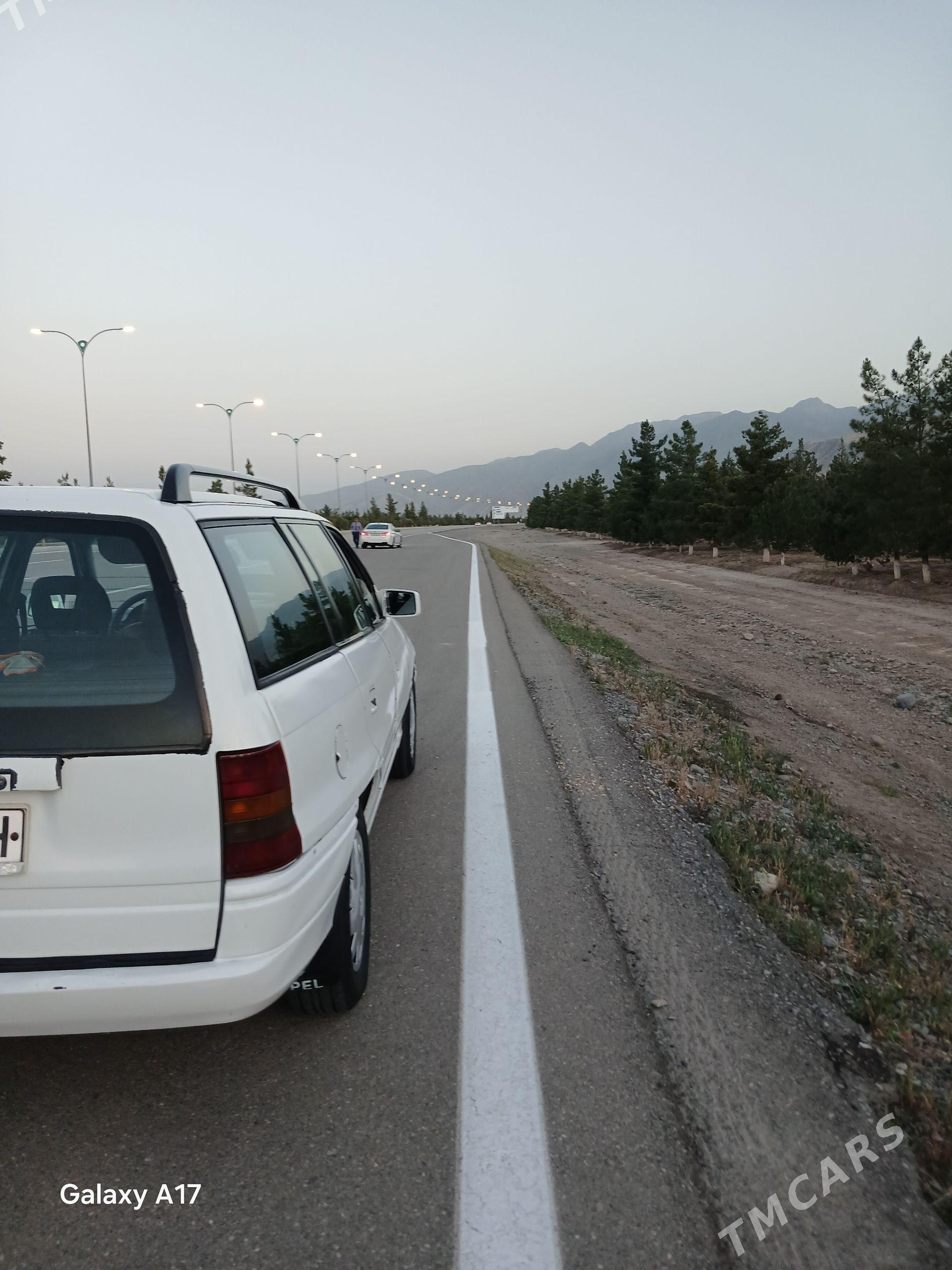 Opel Astra 1994 - 65 000 TMT - Büzmeýin - img 1