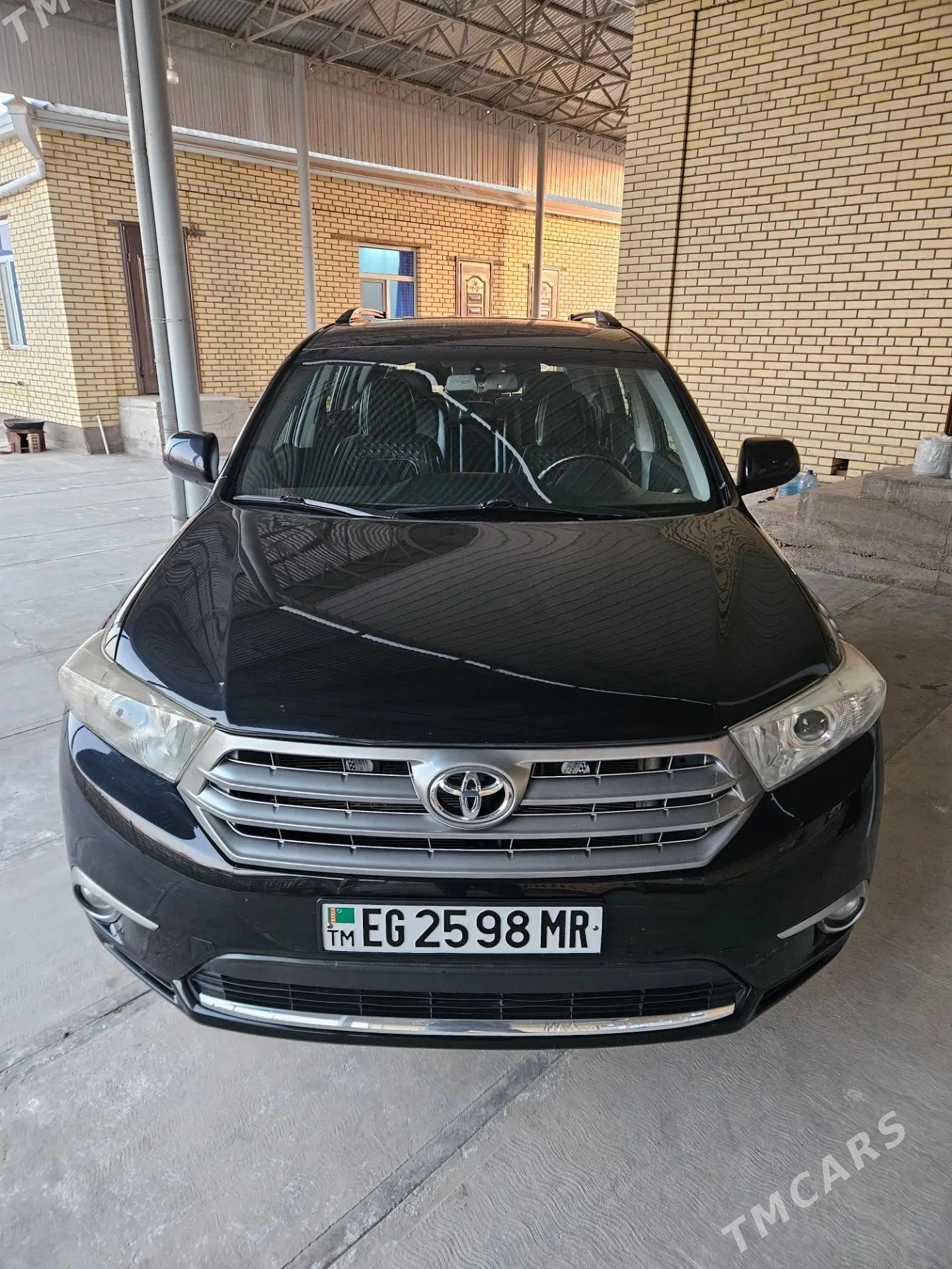 Toyota Highlander 2012 - 330 000 TMT - Мары - img 1