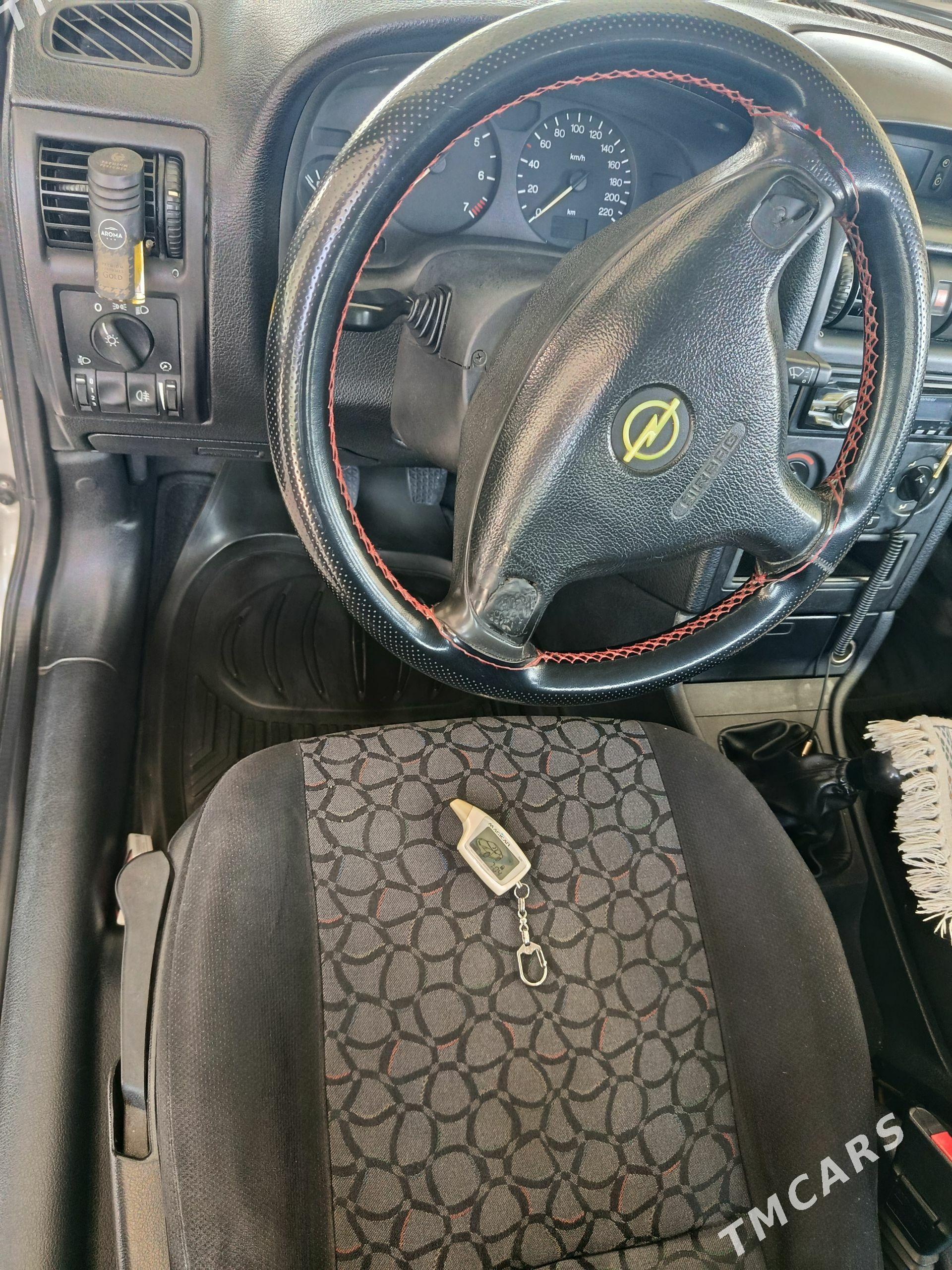Opel Astra 1999 - 85 000 TMT - Кëши - img 1