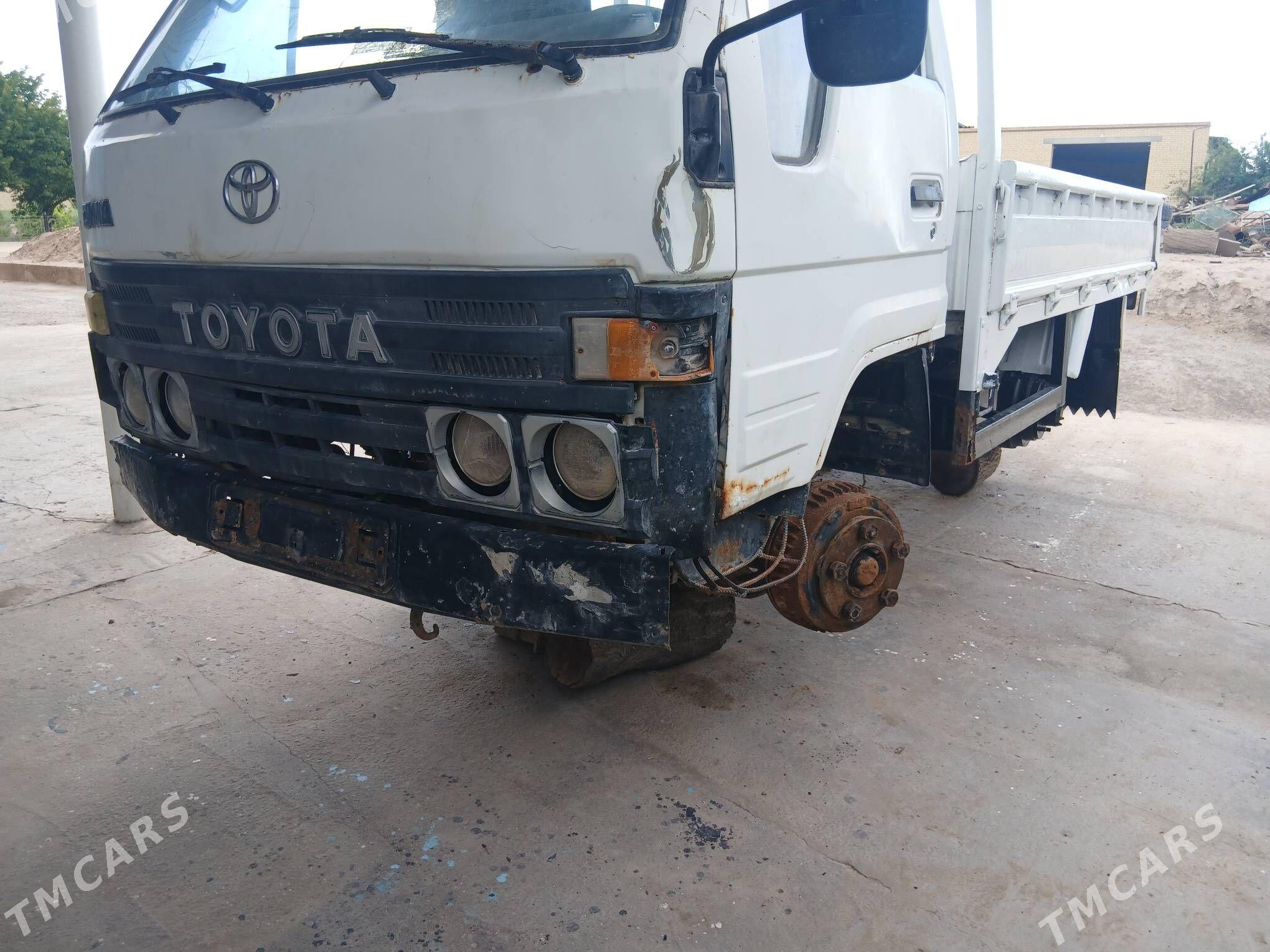 Toyota Dyna 1995 - 23 000 TMT - Saýat - img 1