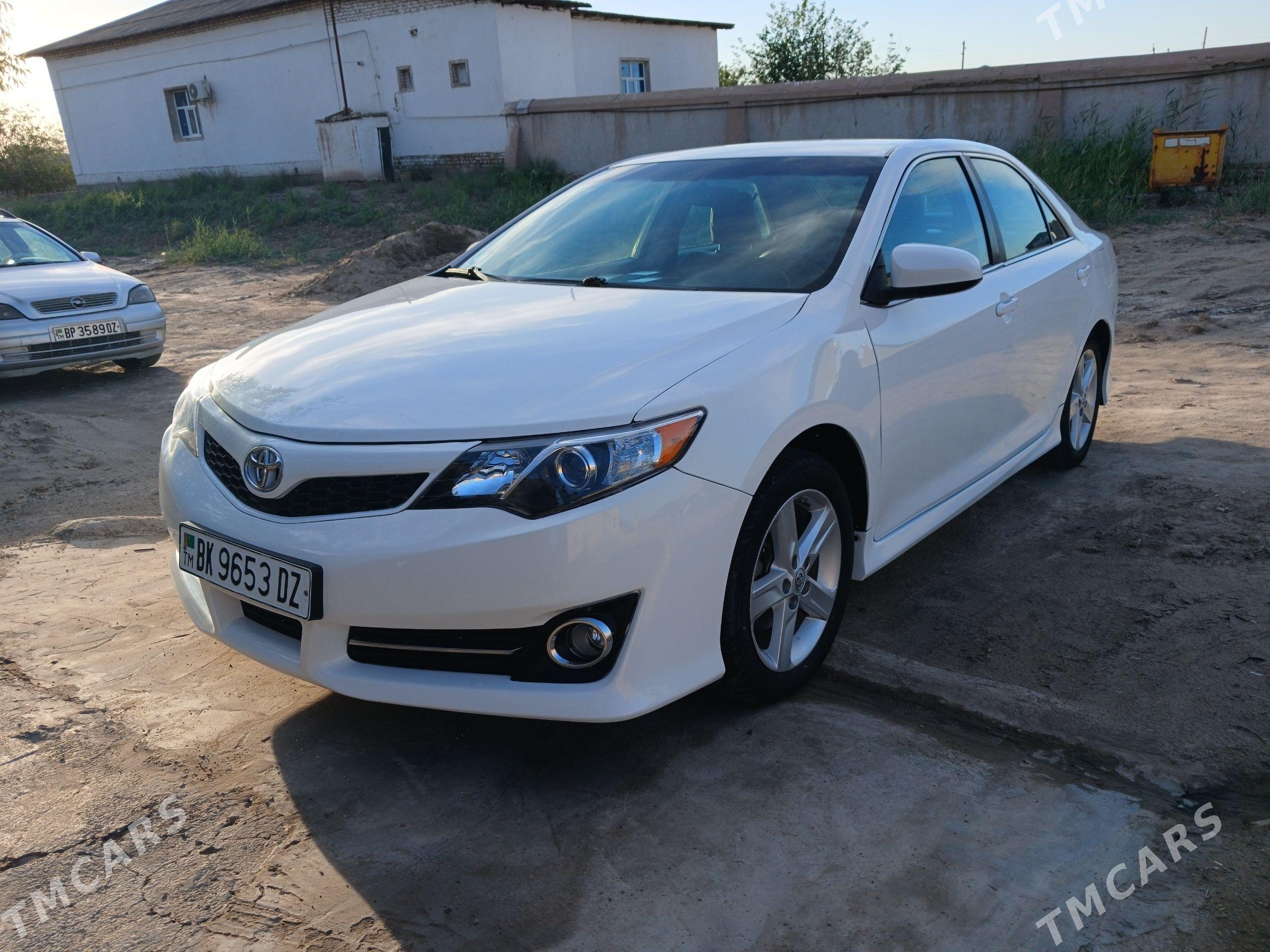 Toyota Camry 2014 - 250 000 TMT - Дашогуз - img 1