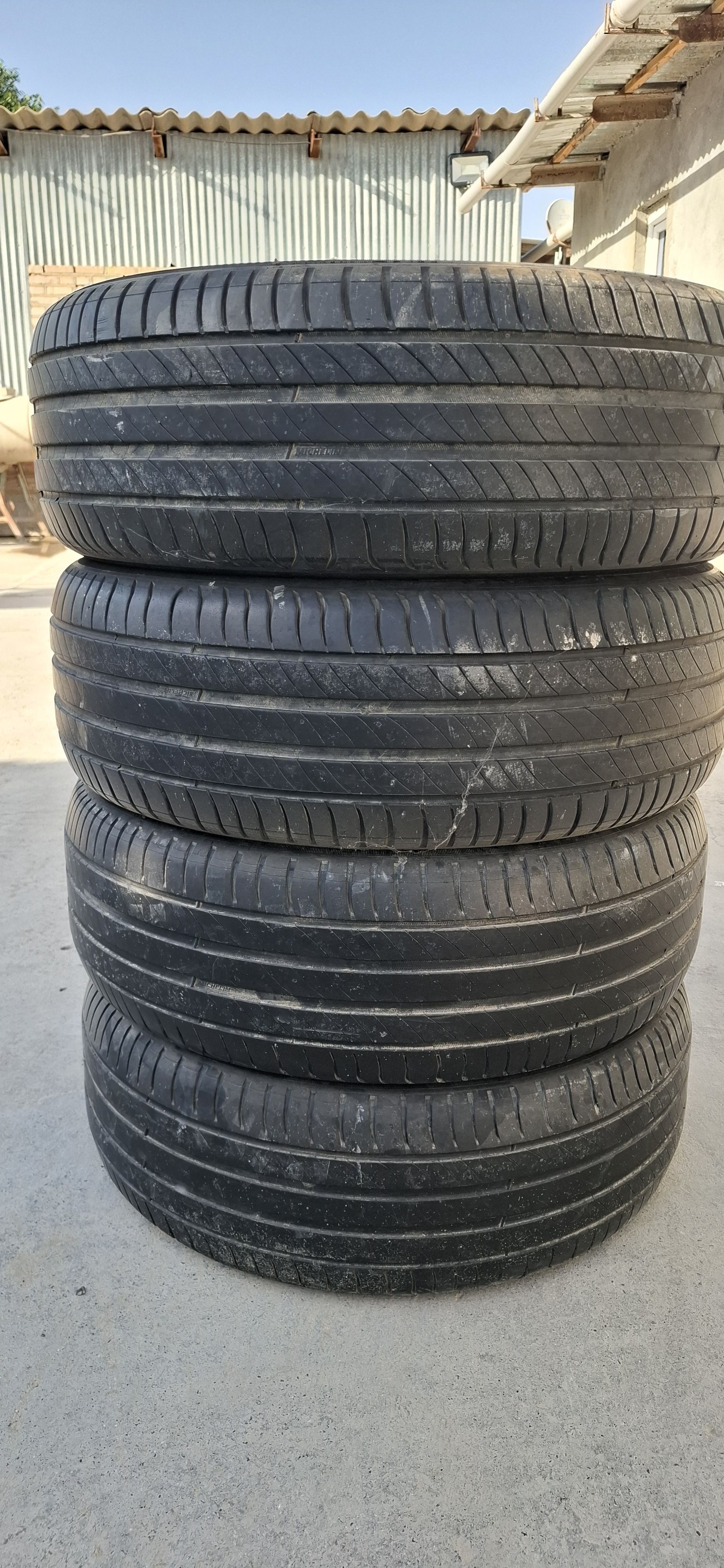 215 55 17 MICHELIN 1 900 TMT - Яшлык - img 1